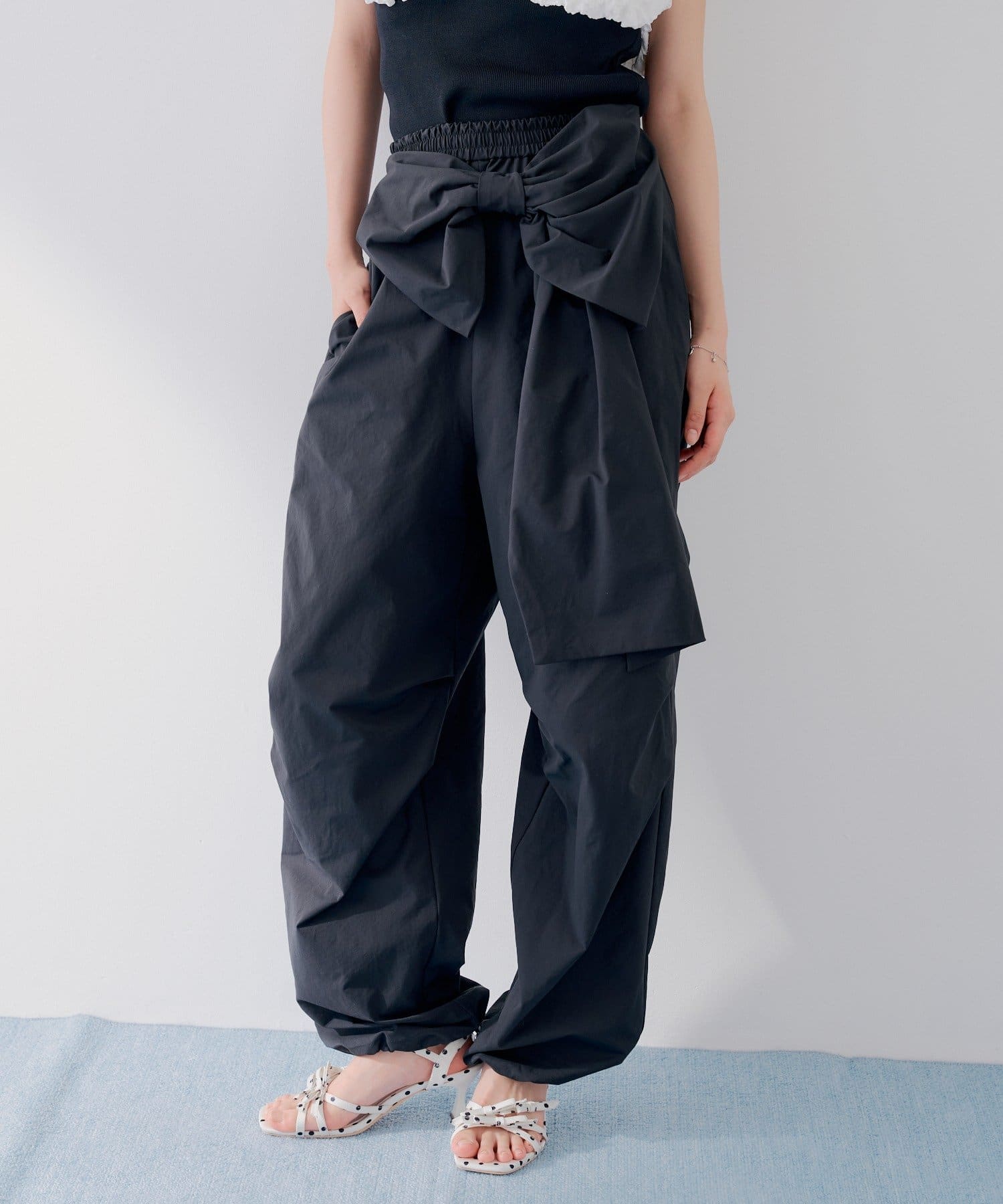 Chico(チコ) 【SALON by Chico】フロントリボンタックカーゴパンツ