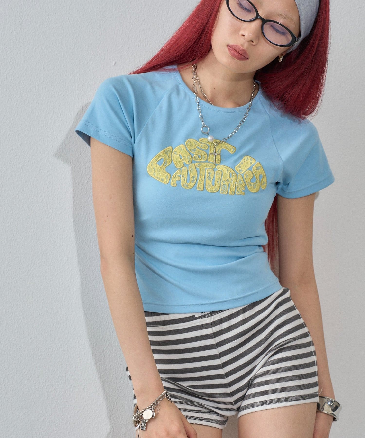 WHO’S WHO gallery(フーズフーギャラリー) デフォルメレースロゴチビT