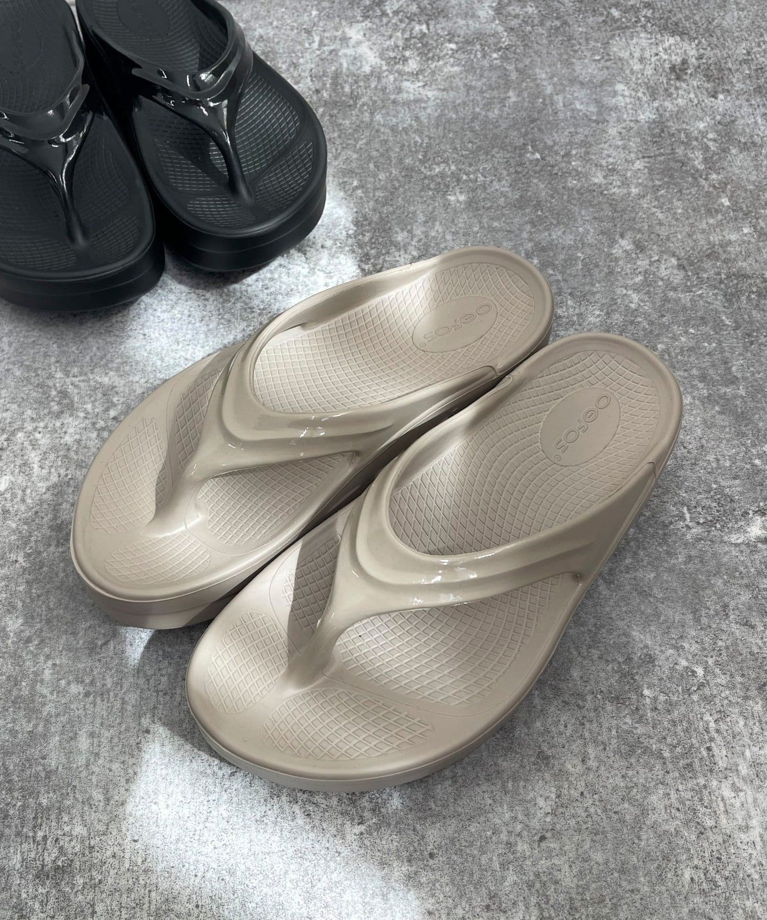 FREDY & GLOSTER(フレディ アンド グロスター) 【OOFOS / ウーフォス】 OOmega