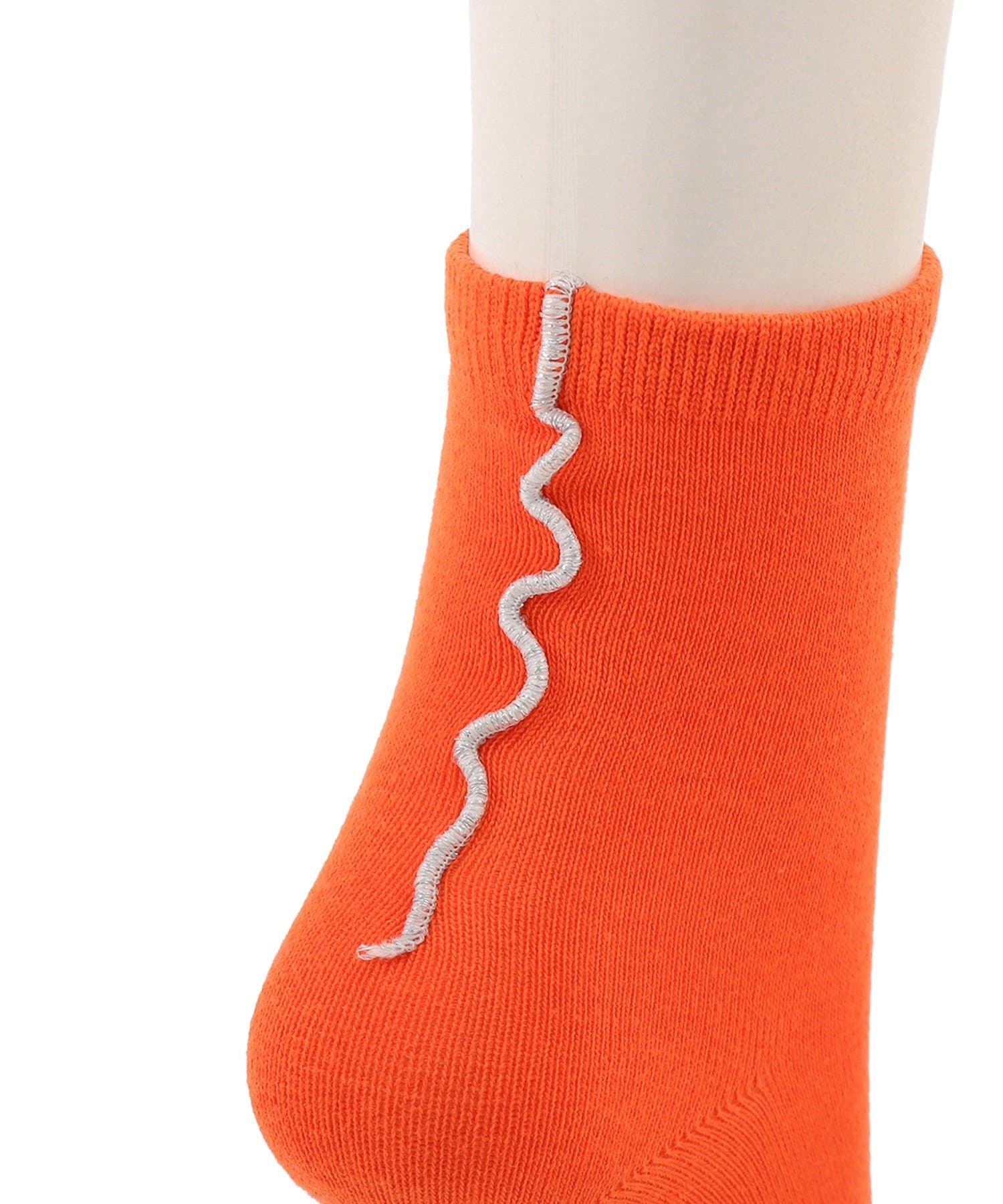 3COINS(スリーコインズ) はっ水バックラメメロウソックス