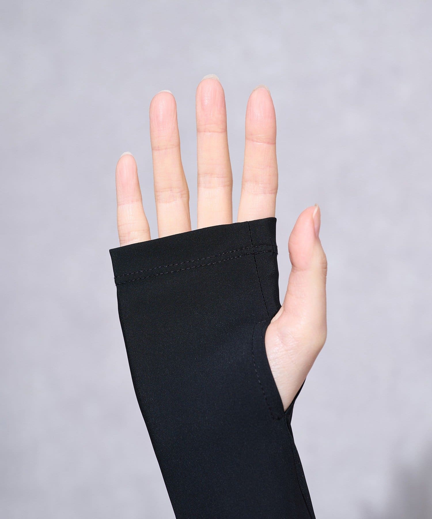 3COINS(スリーコインズ) 《冷たさキープ》HIETECアームカバー