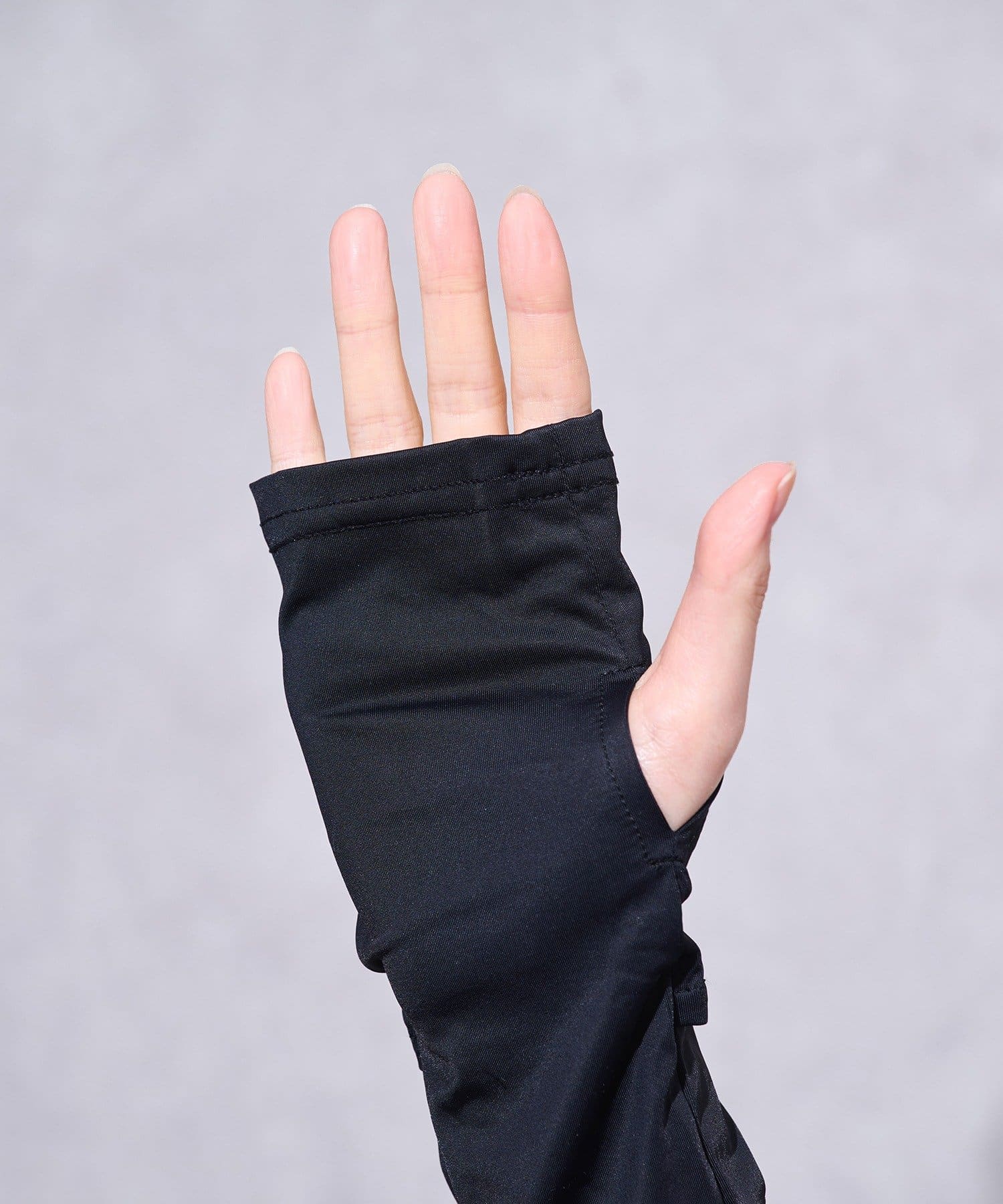 3COINS(スリーコインズ) UV冷感時計用スリット付アームカバー