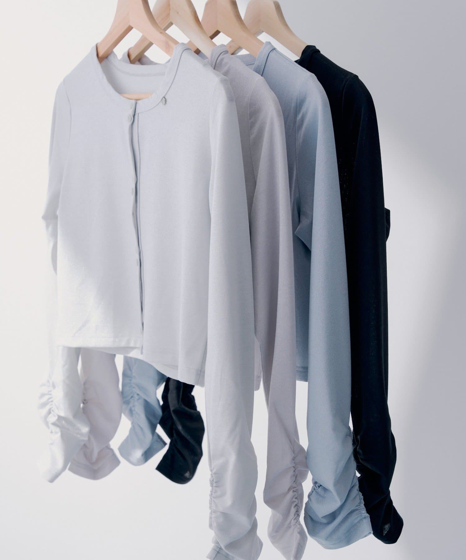 Chico(チコ) 【SALON by Chico】紫外線カット&接触冷感/コンパクトラメクルーUVカットカーディガン【シワになりにくいイージーケア素材】