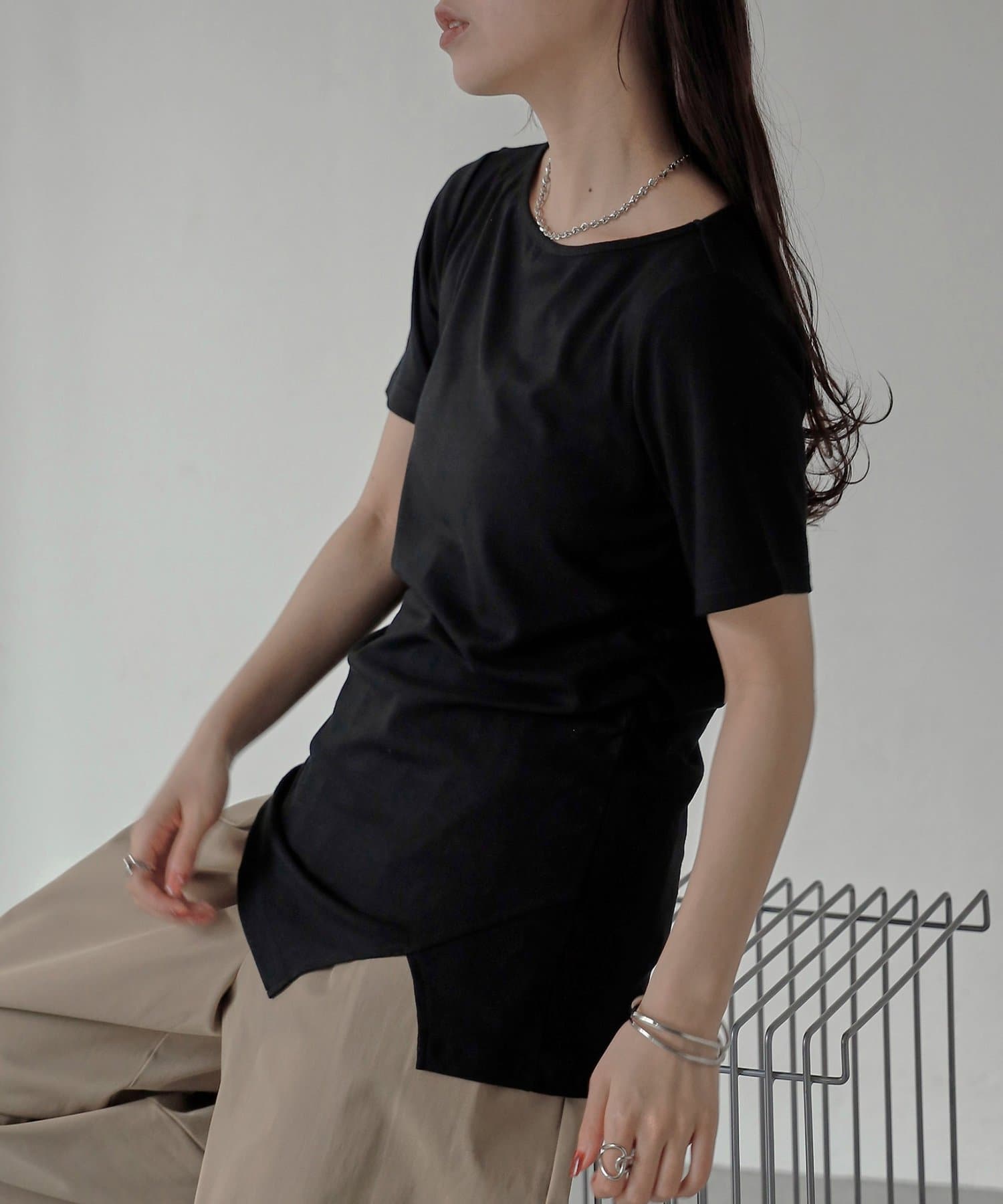 COLONY 2139(コロニー トゥーワンスリーナイン) サイドギャザーコンパクトTシャツ