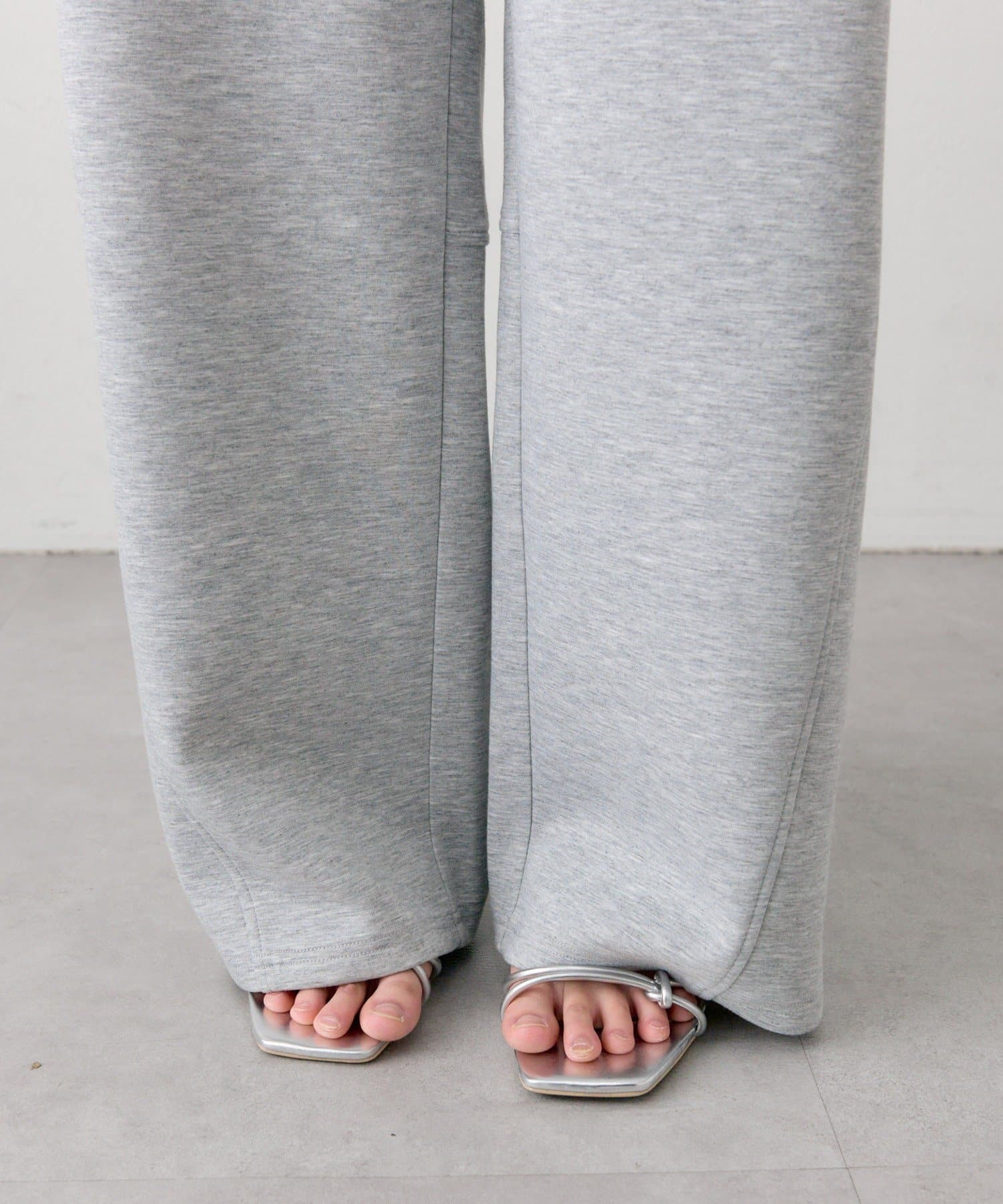 mystic(ミスティック) タックカーブスウェットパンツ