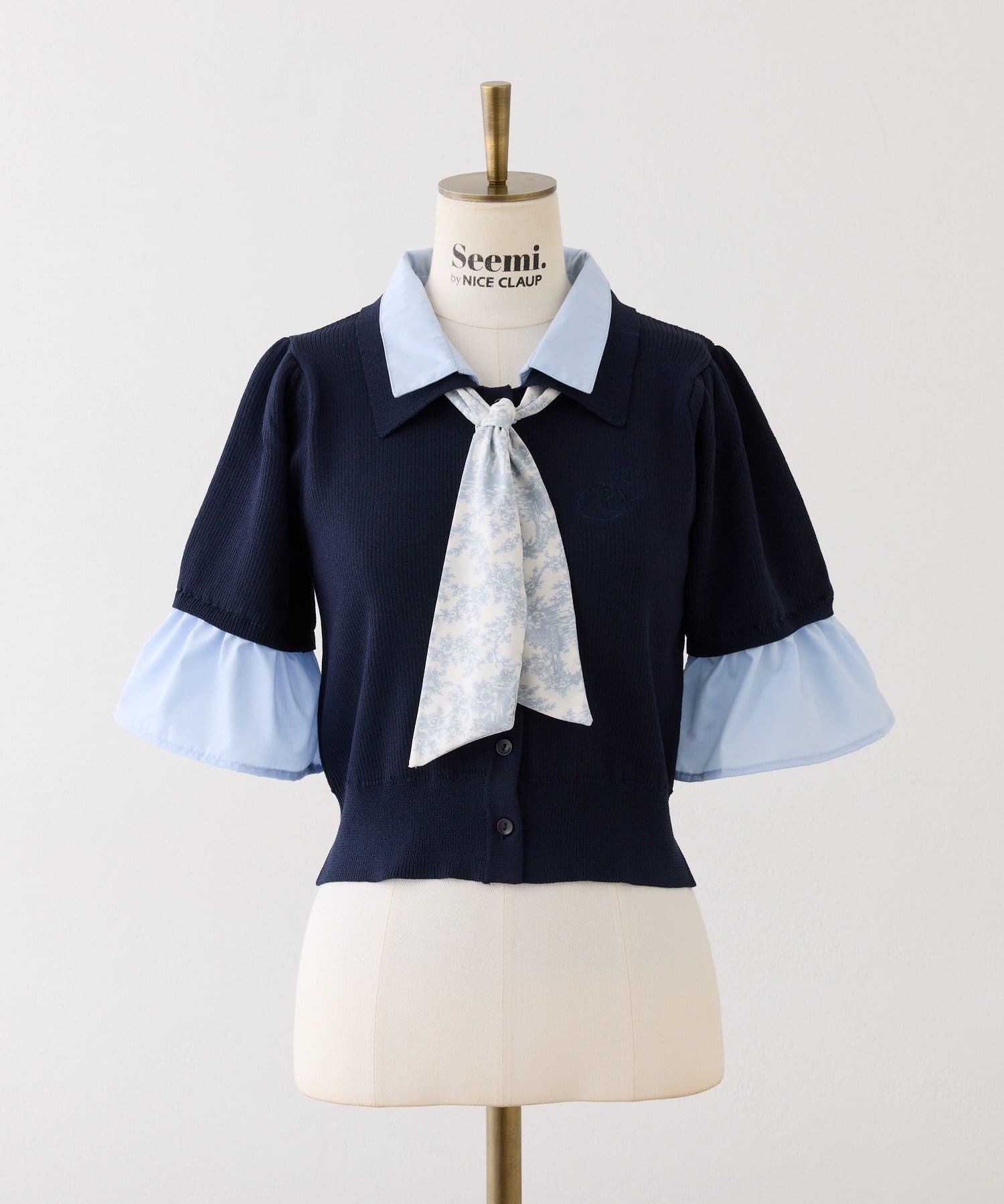 Seemi.by NICE CLAUP(シーミーバイナイスクラップ) 刺しゅう入り配色襟ニット