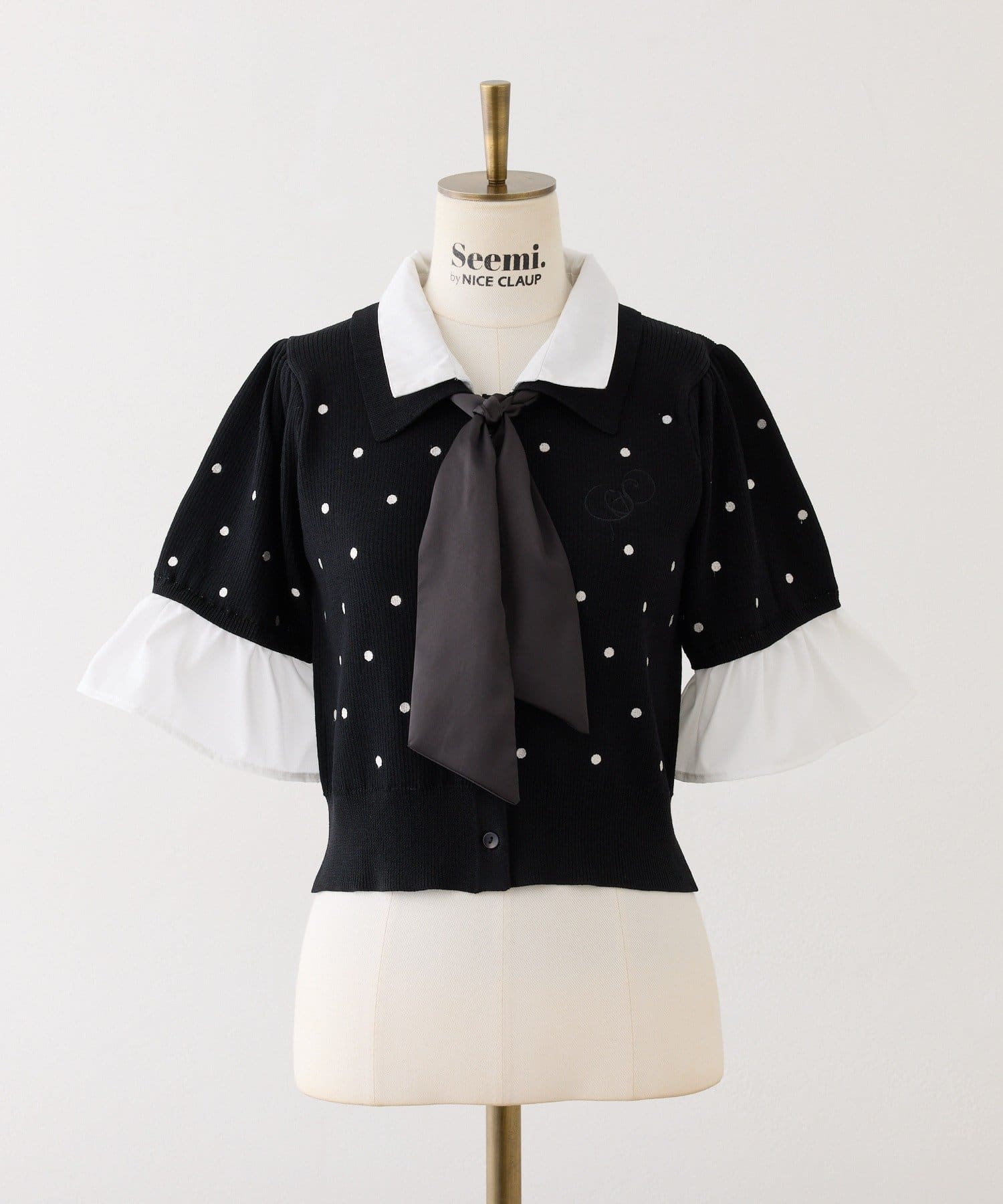 Seemi.by NICE CLAUP(シーミーバイナイスクラップ) 刺しゅう入り配色襟ニット