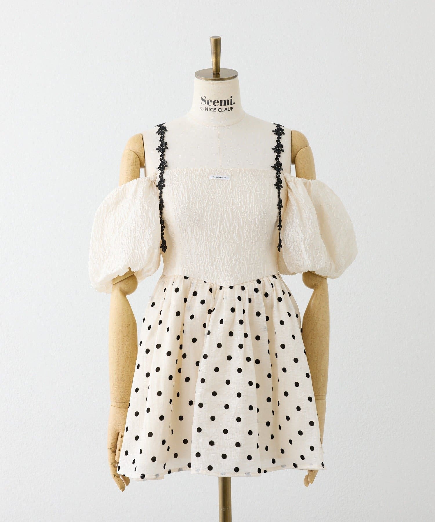 Seemi.by NICE CLAUP(シーミーバイナイスクラップ) パフスリーブミニワンピース