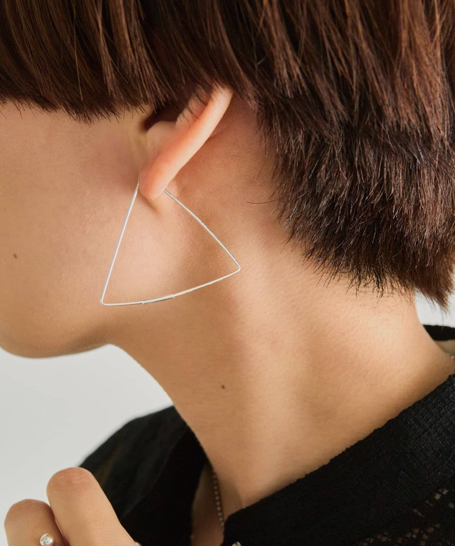 ear PAPILLONNER(イア パピヨネ) 《スターリングシルバー使用》三角BIGフープピアス