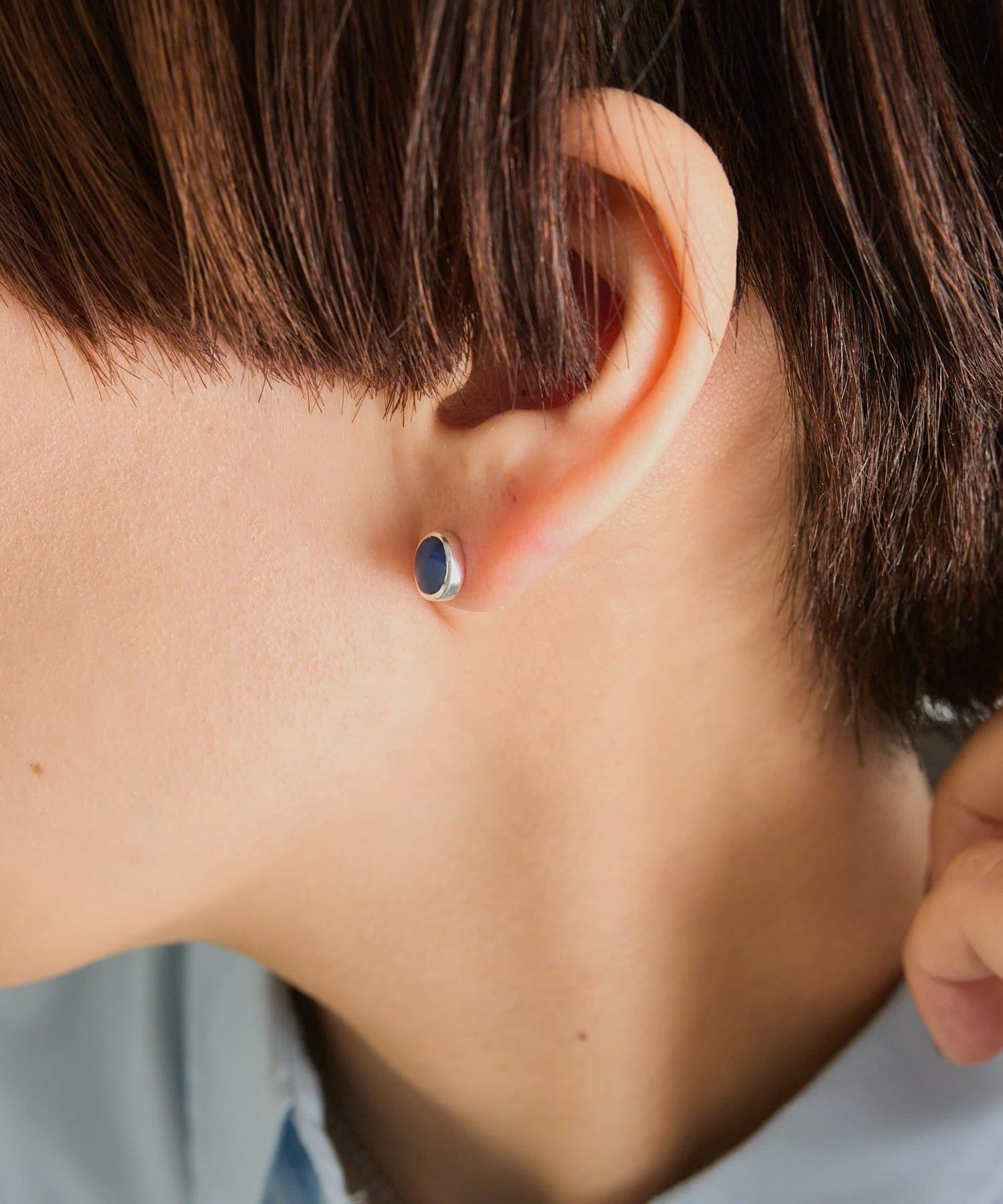 ear PAPILLONNER(イア パピヨネ) 《スターリングシルバー使用》シェルプレートラウンドピアス