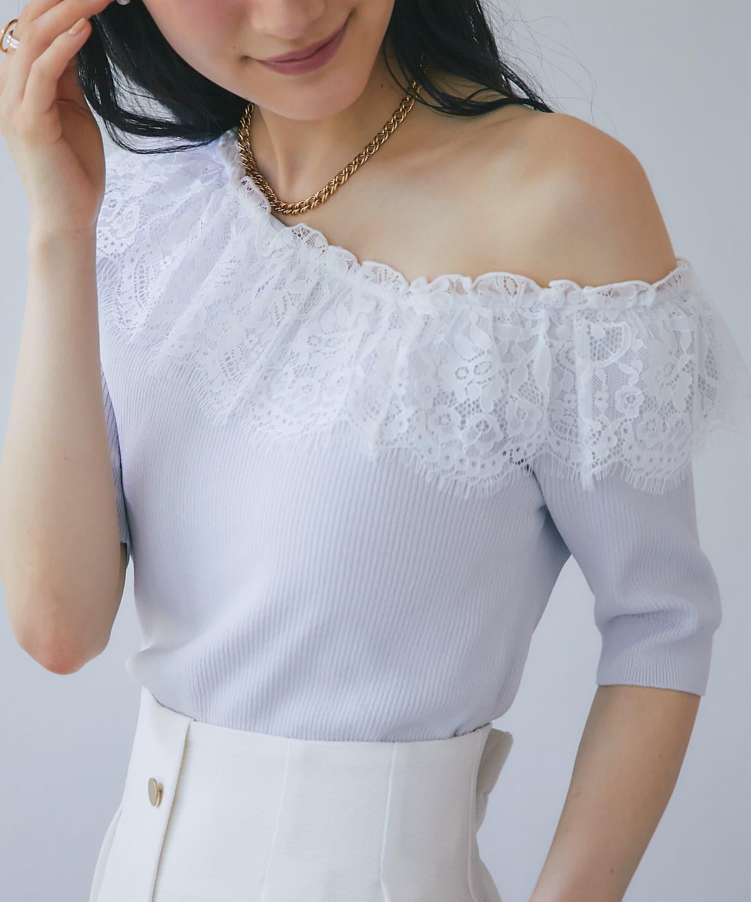 La boutique BonBon(ラブティックボンボン) クールタッチUVワンショルレースフリルニット
