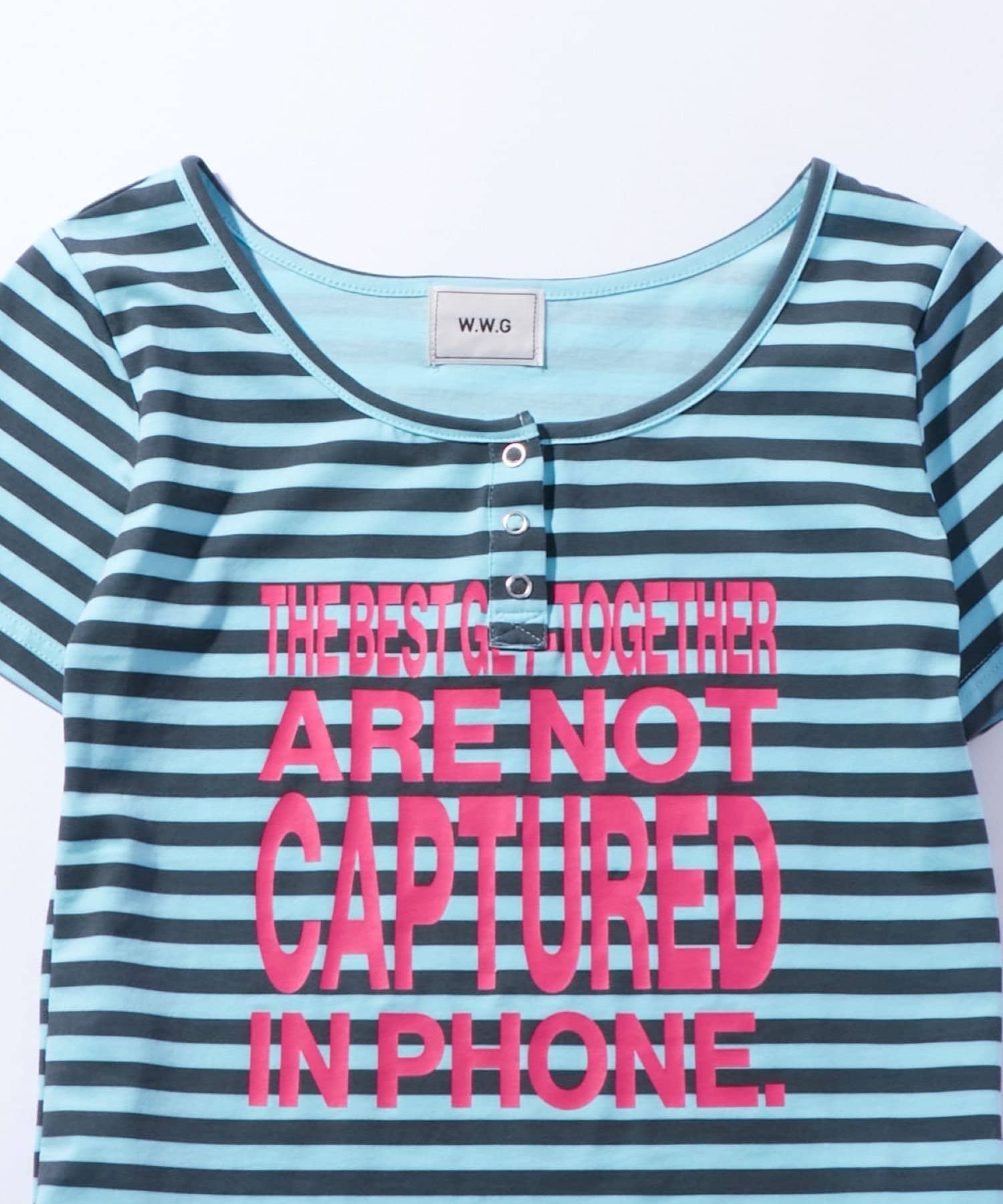 WHO’S WHO gallery(フーズフーギャラリー) リングドットヘンリーネックメッセージ TEE