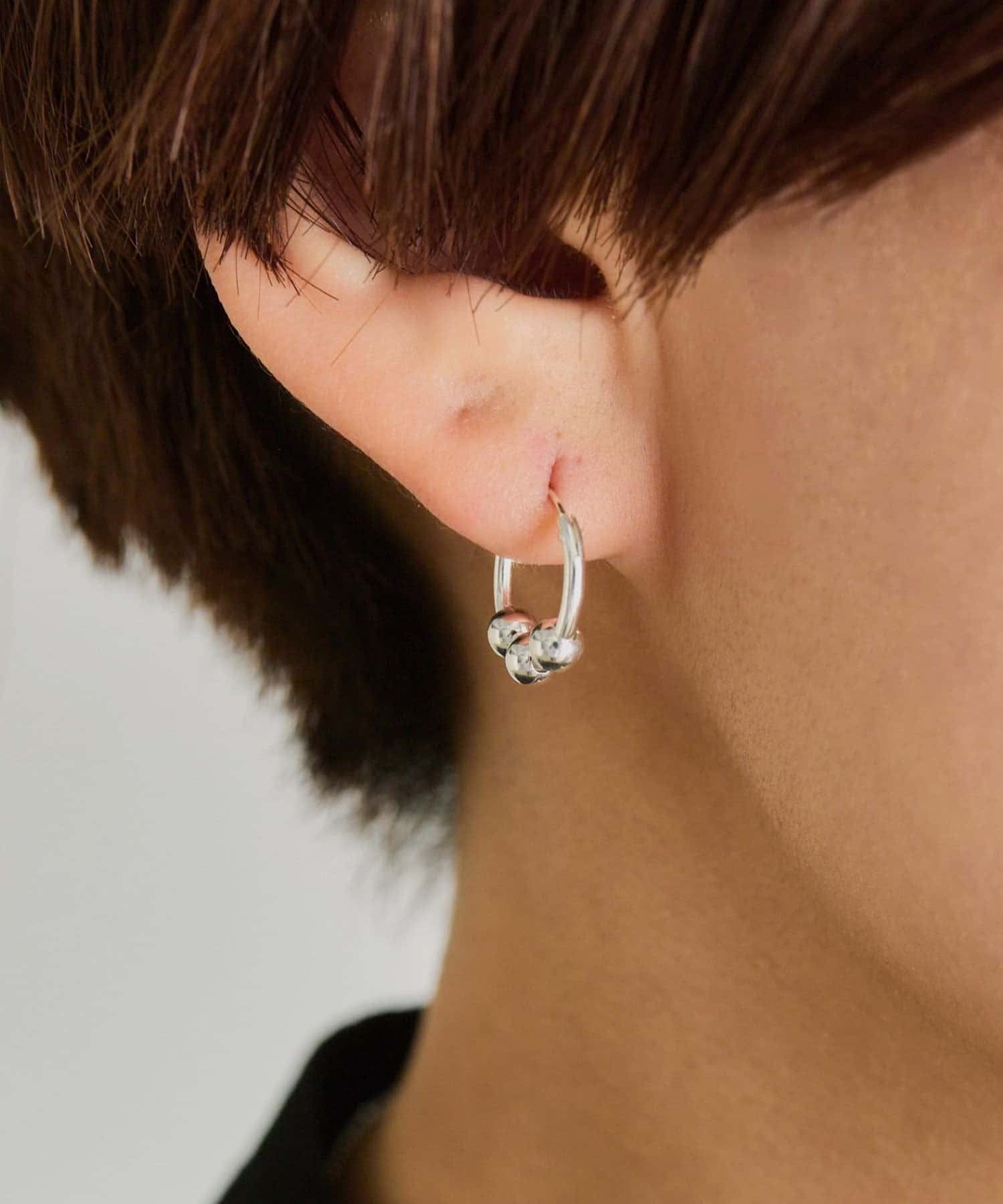 ear PAPILLONNER(イア パピヨネ) 《スターリングシルバー使用》スリーラウンドフープピアス