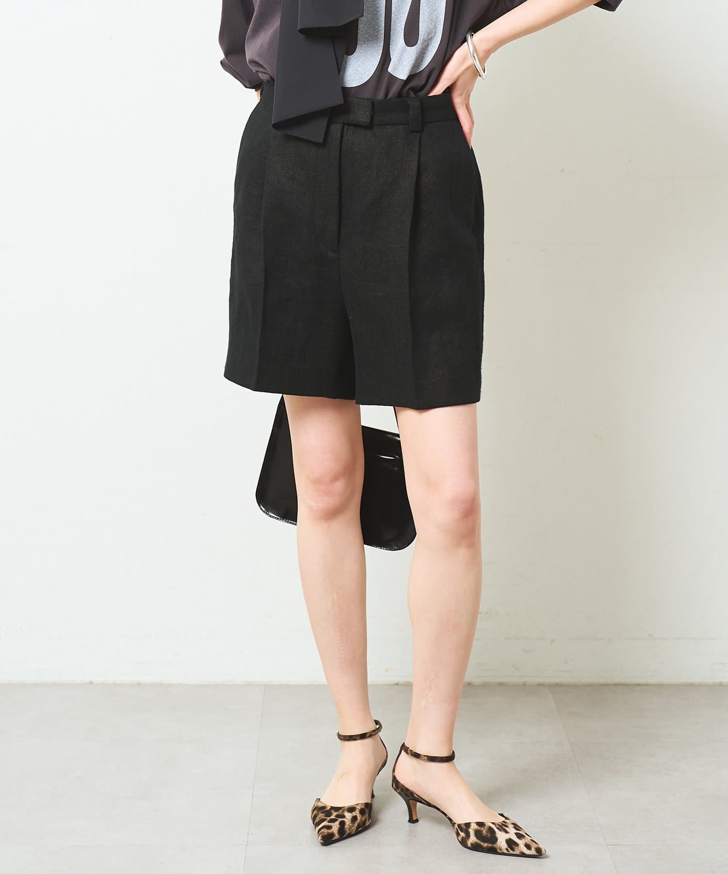 Whim Gazette(ウィム ガゼット) リネンハーフタックパンツ