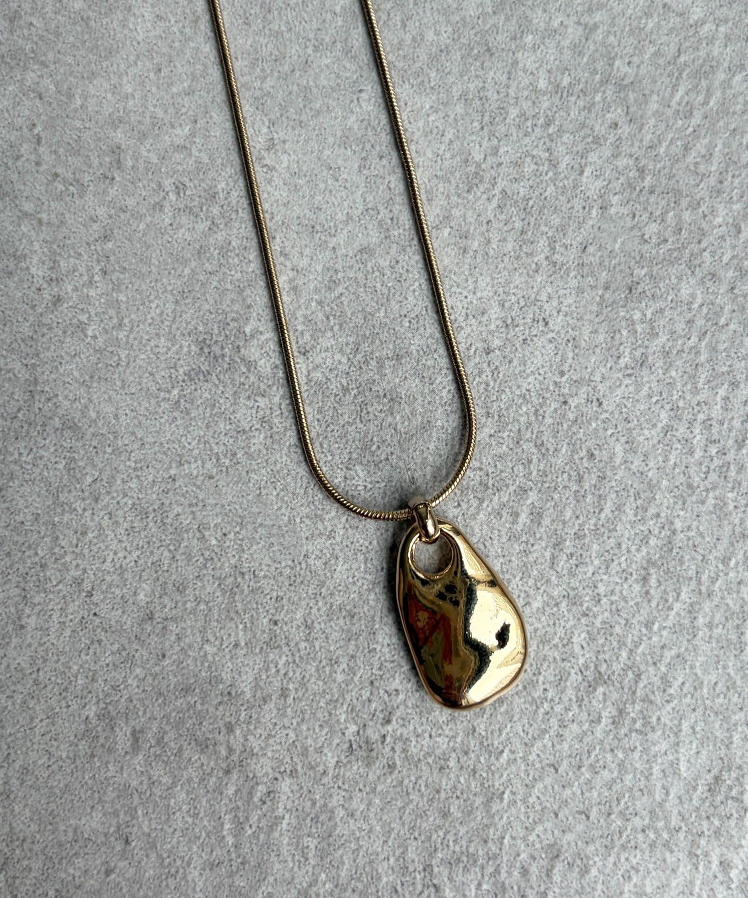 Chez toi(シェトワ) ニュアンス1ポイントプレートネックレス