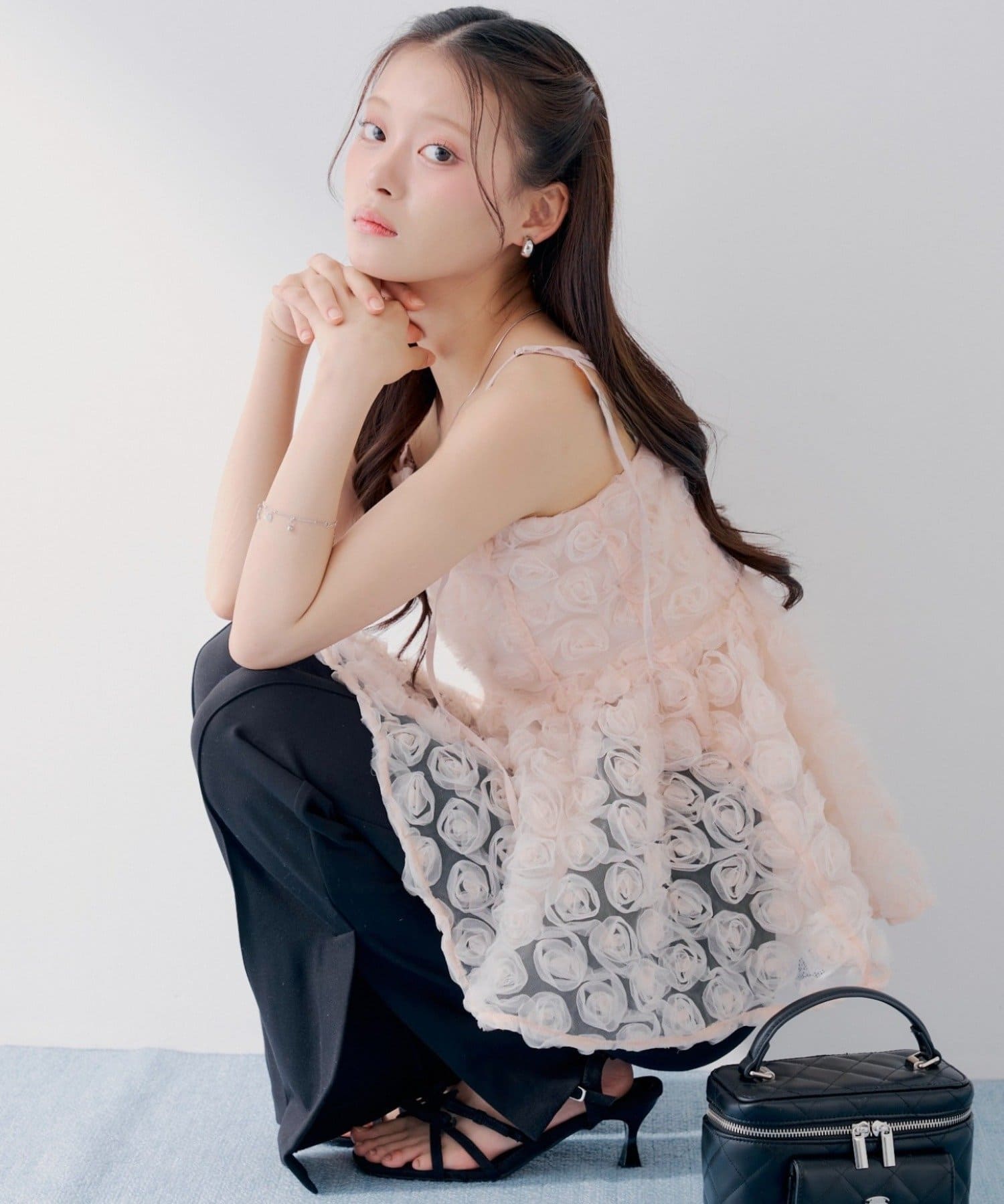 Chico(チコ) REVIVAL/ 1万枚突破！【SALON  by Chico】ローズチュールペプラムブラウス＼WEB限定で再販売決定／