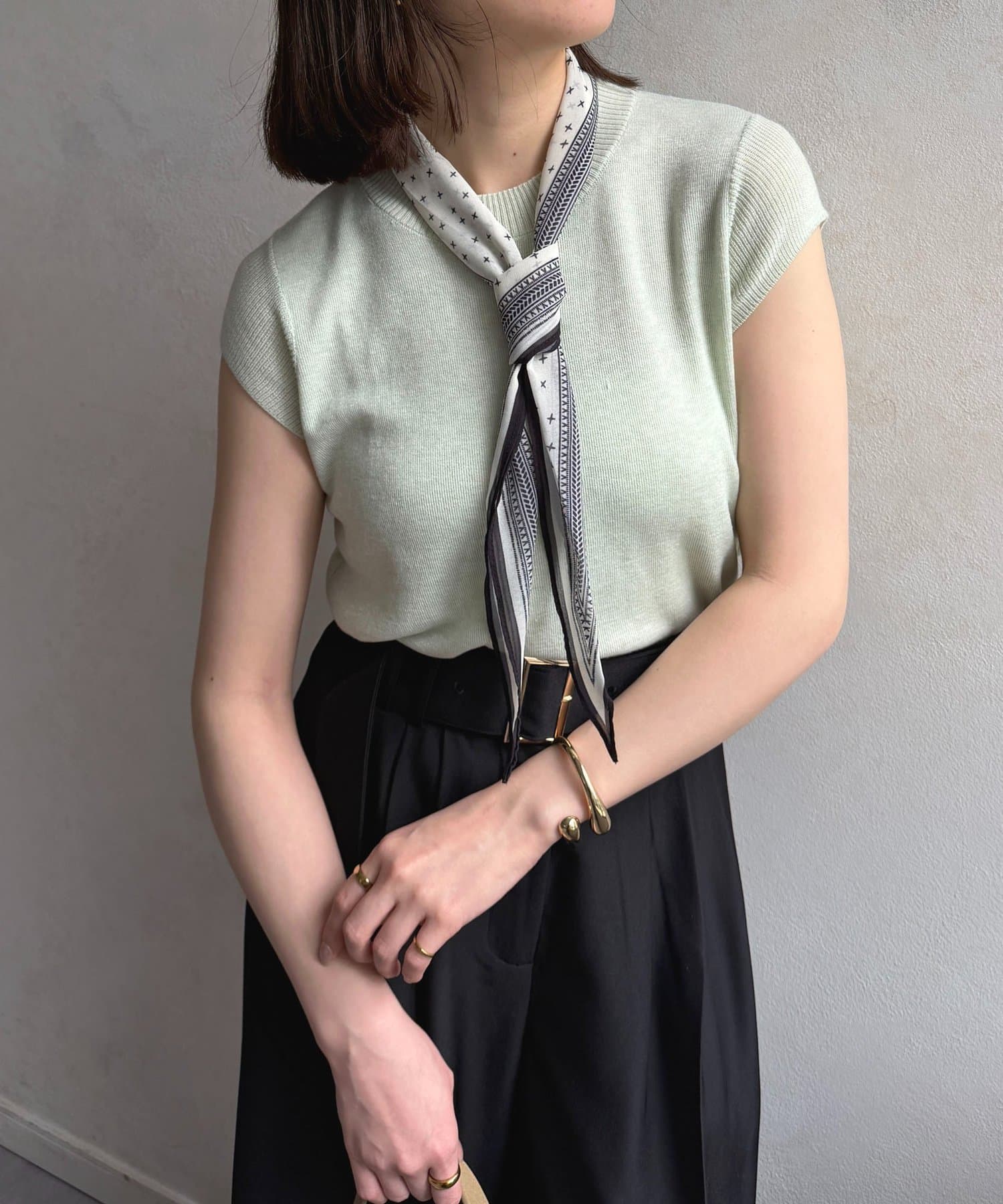 Thevon.(ゼヴォン) スカーフ付きフレンチニット