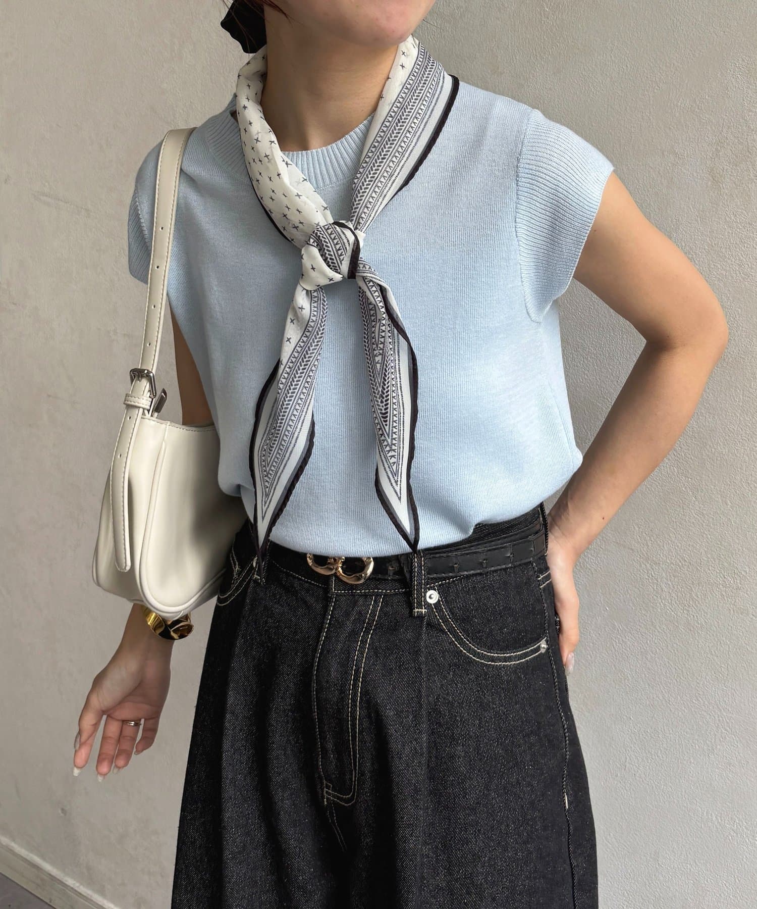 Thevon.(ゼヴォン) スカーフ付きフレンチニット