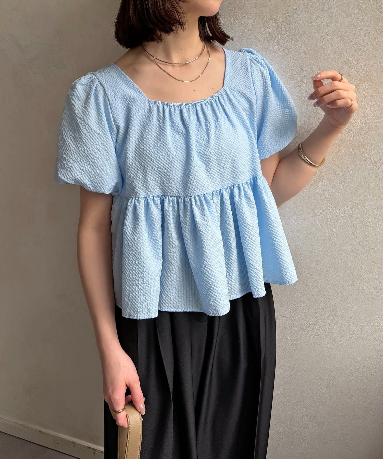 Thevon.(ゼヴォン) スクエアネックバックリボンペプラムブラウス