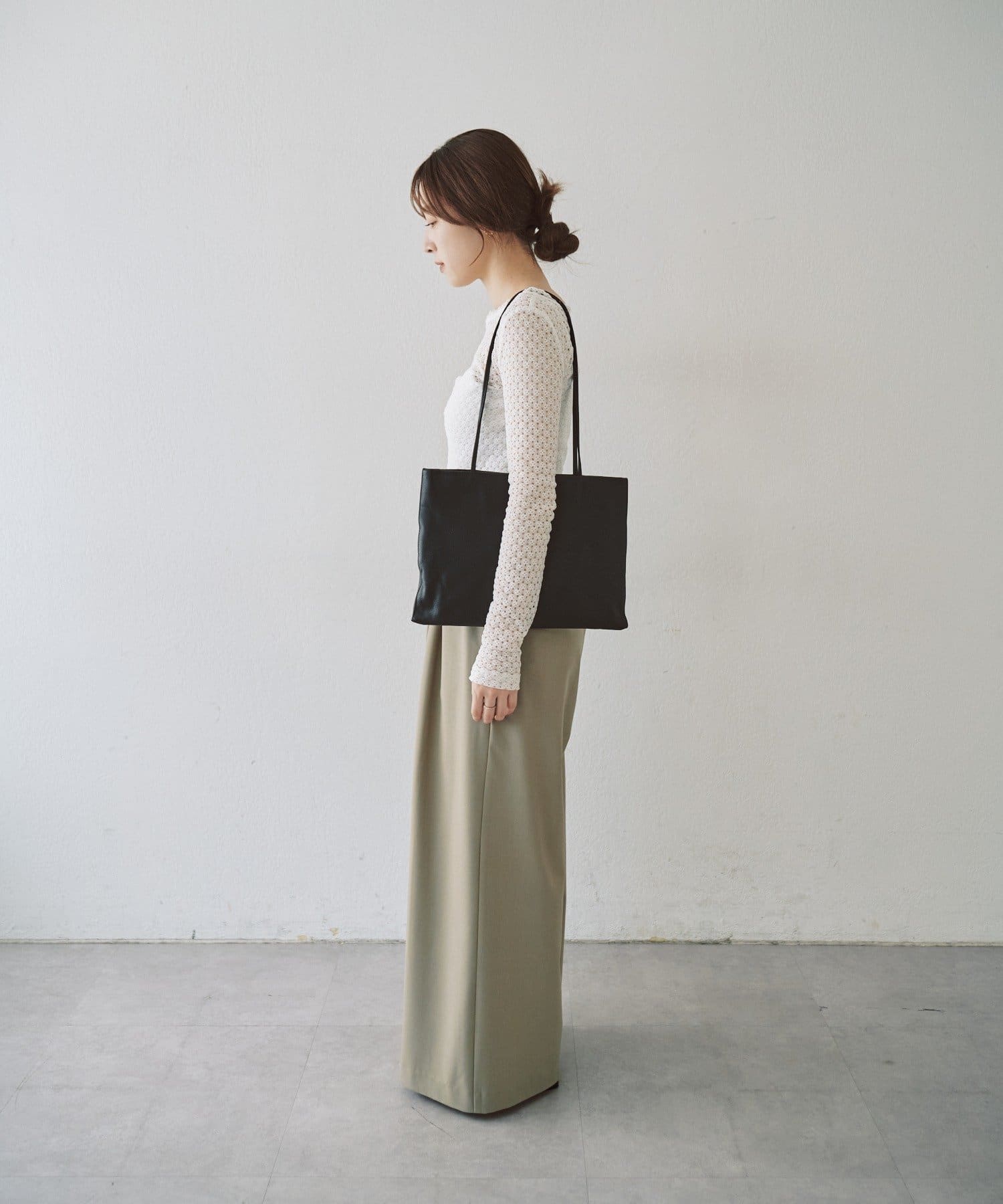 SHENERY(シーナリー) 【ポーチ付き/A4収納可】レザープレーンBAG