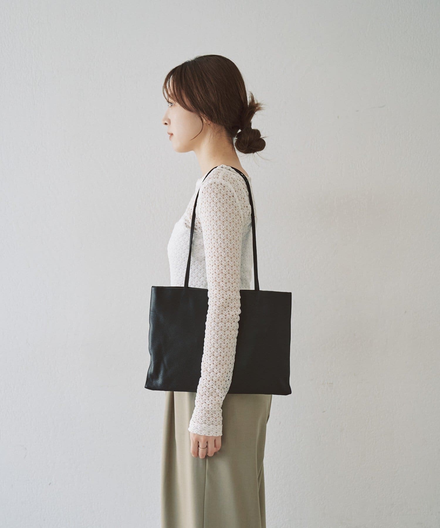 SHENERY(シーナリー) 【ポーチ付き/A4収納可】レザープレーンBAG