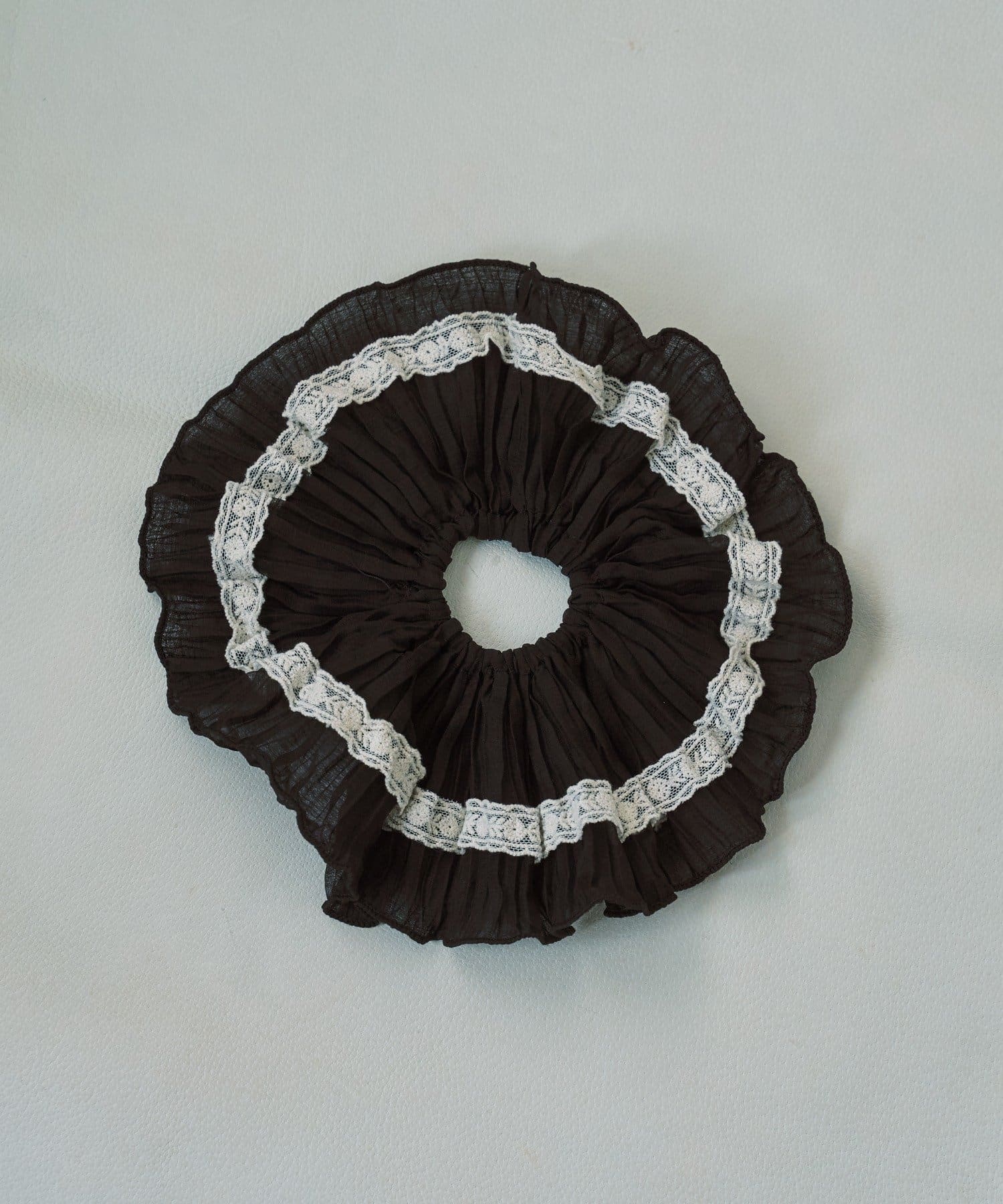 SHENERY(シーナリー) レースプリーツシュシュ