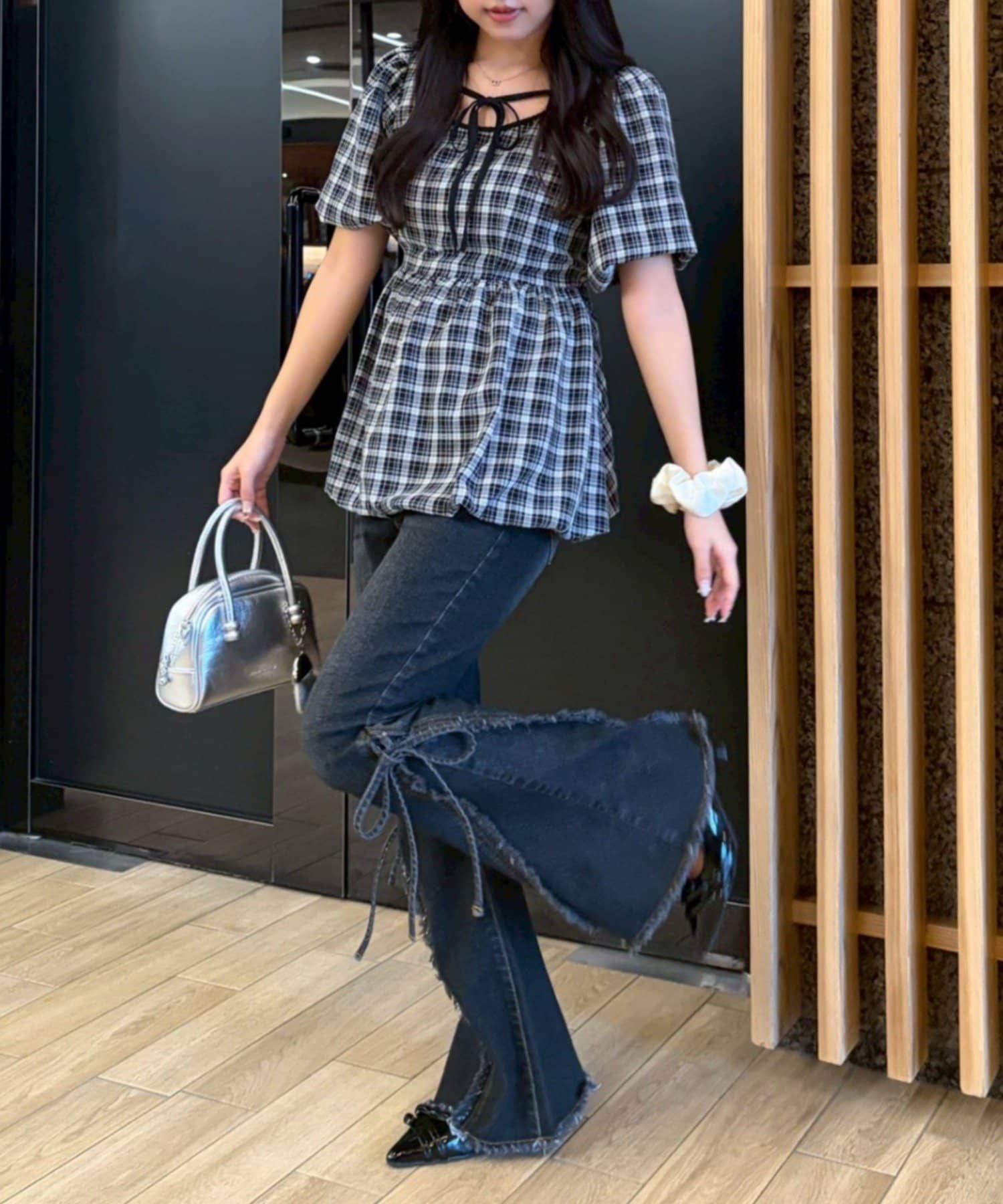 Remind me and forever(リマインドミーアンドフォーエバー) 【-3キロ見え美シルエット】フリンジ切替えリボンフレアデニム