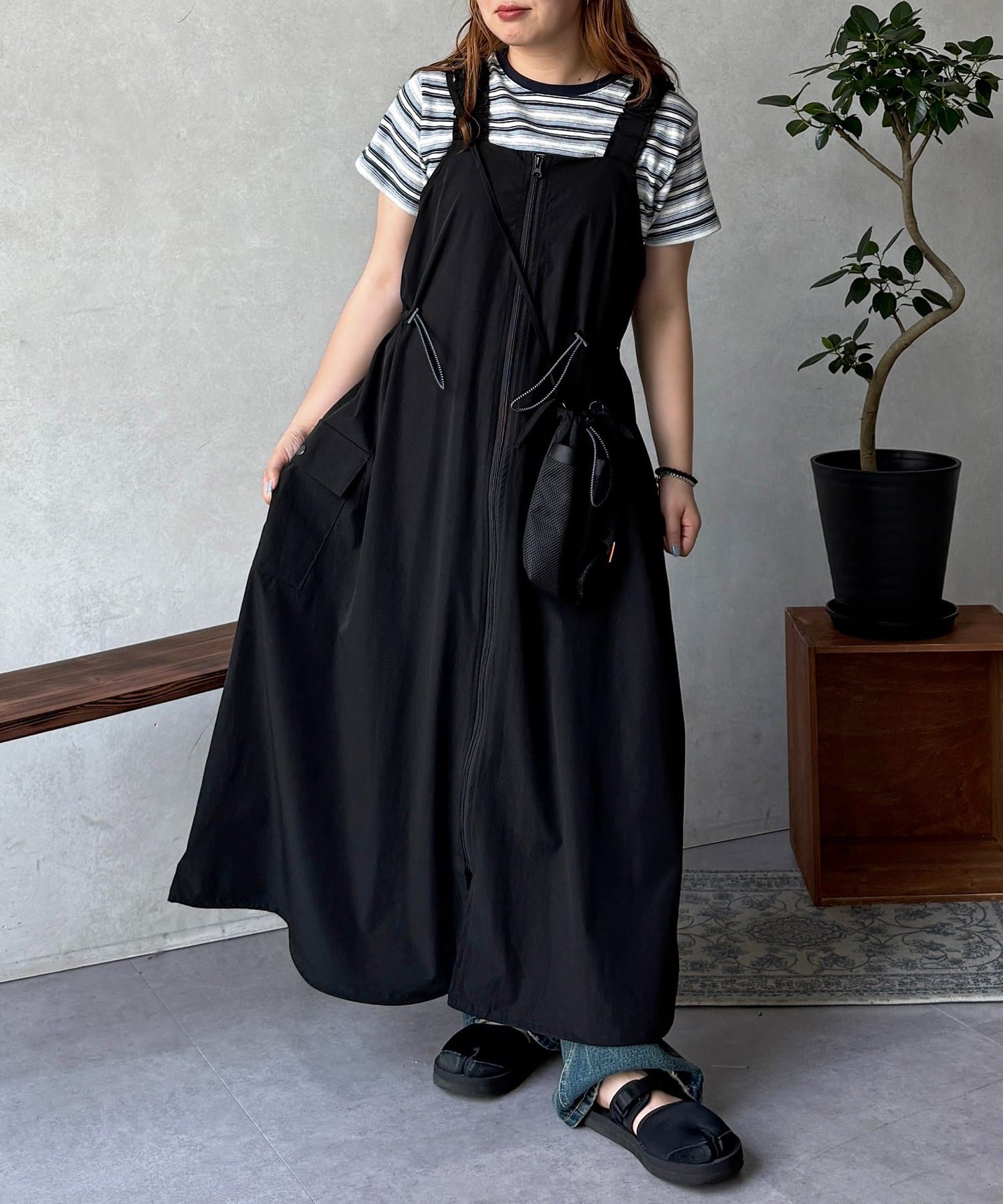 CPCM(シーピーシーエム) ストレッチナイロンパッカブルジップワンピース