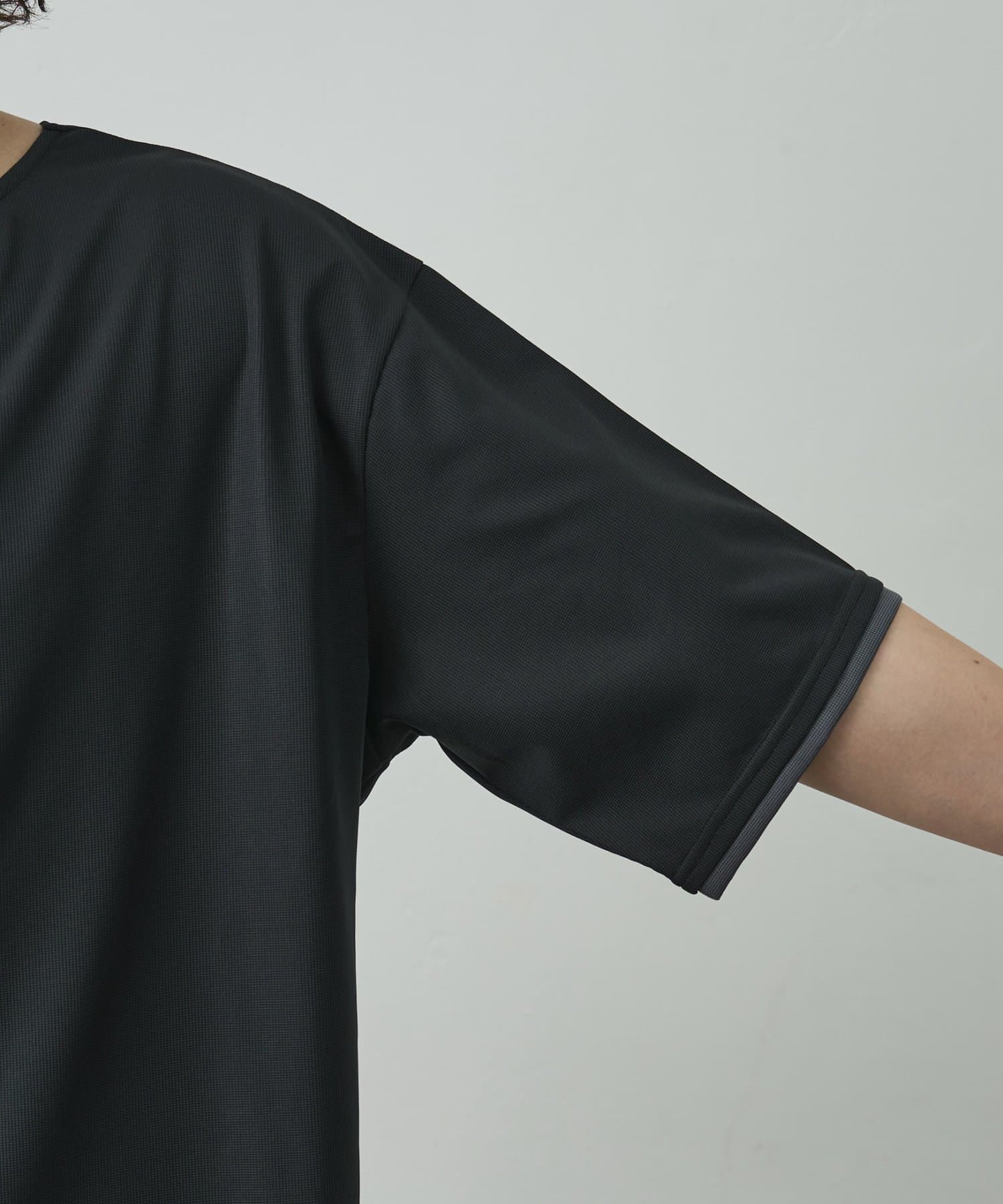 COLONY 2139(コロニー トゥーワンスリーナイン) メッシュポンチラウンドヘムレイヤーTEE