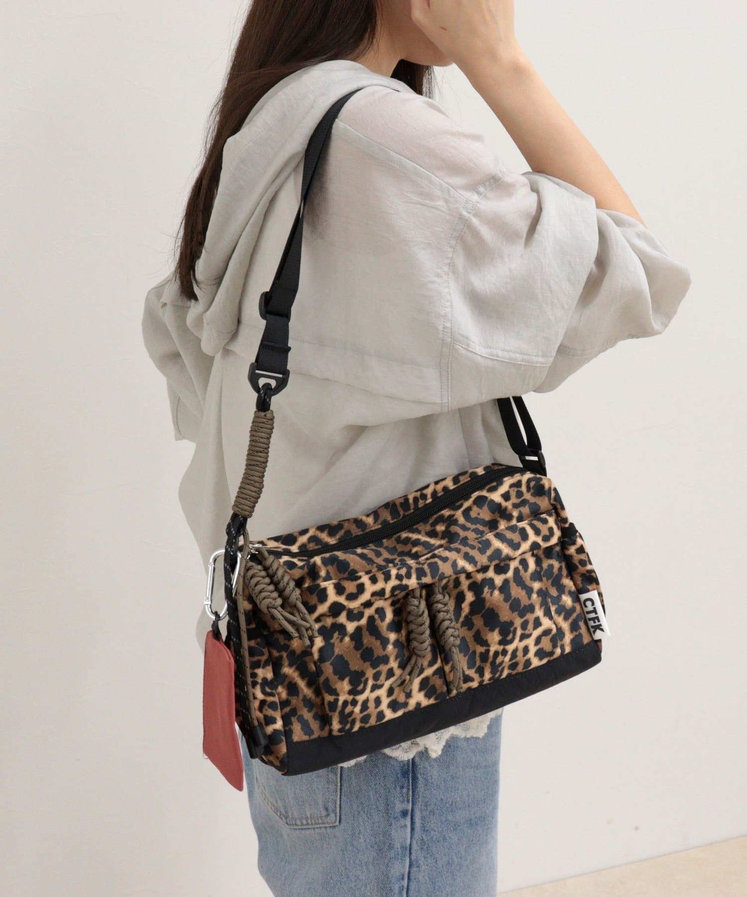 FREDY & GLOSTER(フレディ アンド グロスター) 【CONTROL FREAK】撥水クロス配色コードショルダーバッグ