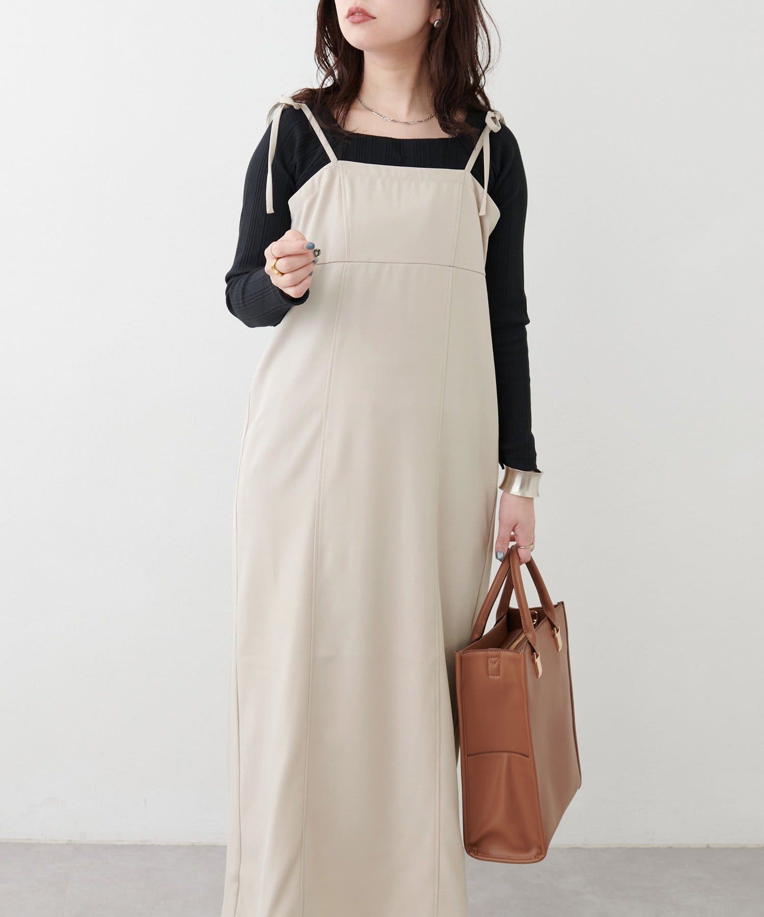 NICE CLAUP / OLIVE des OLIVE OUTLET(ナイスクラップ  / オリーブ デ オリーブ アウトレット) 【natural couture】肩ヒモ細リボンシンプルキャミワンピース