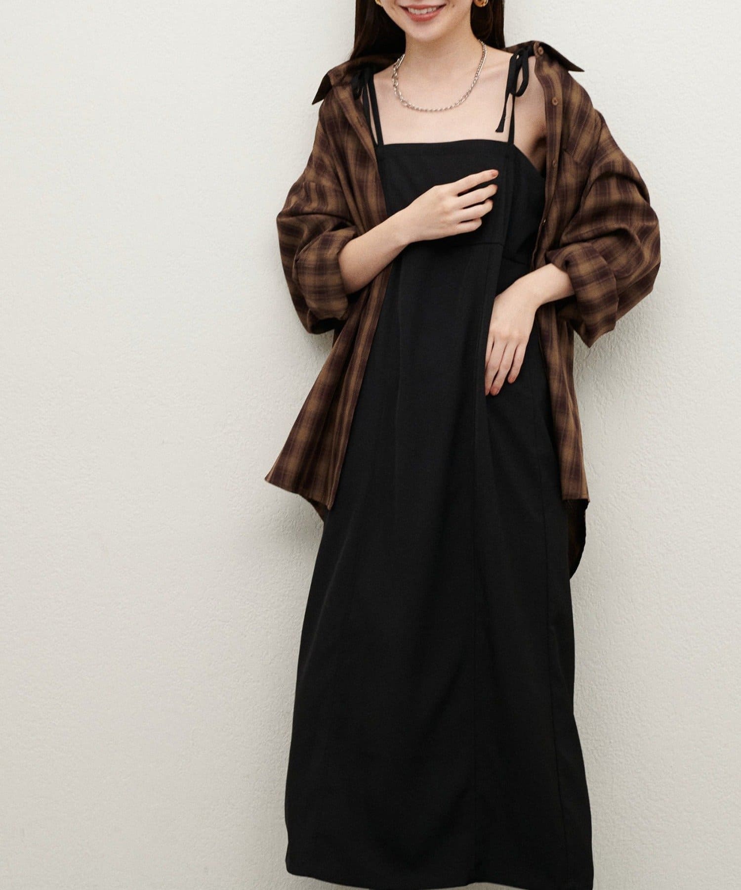 NICE CLAUP / OLIVE des OLIVE OUTLET(ナイスクラップ  / オリーブ デ オリーブ アウトレット) 【natural couture】肩ヒモ細リボンシンプルキャミワンピース