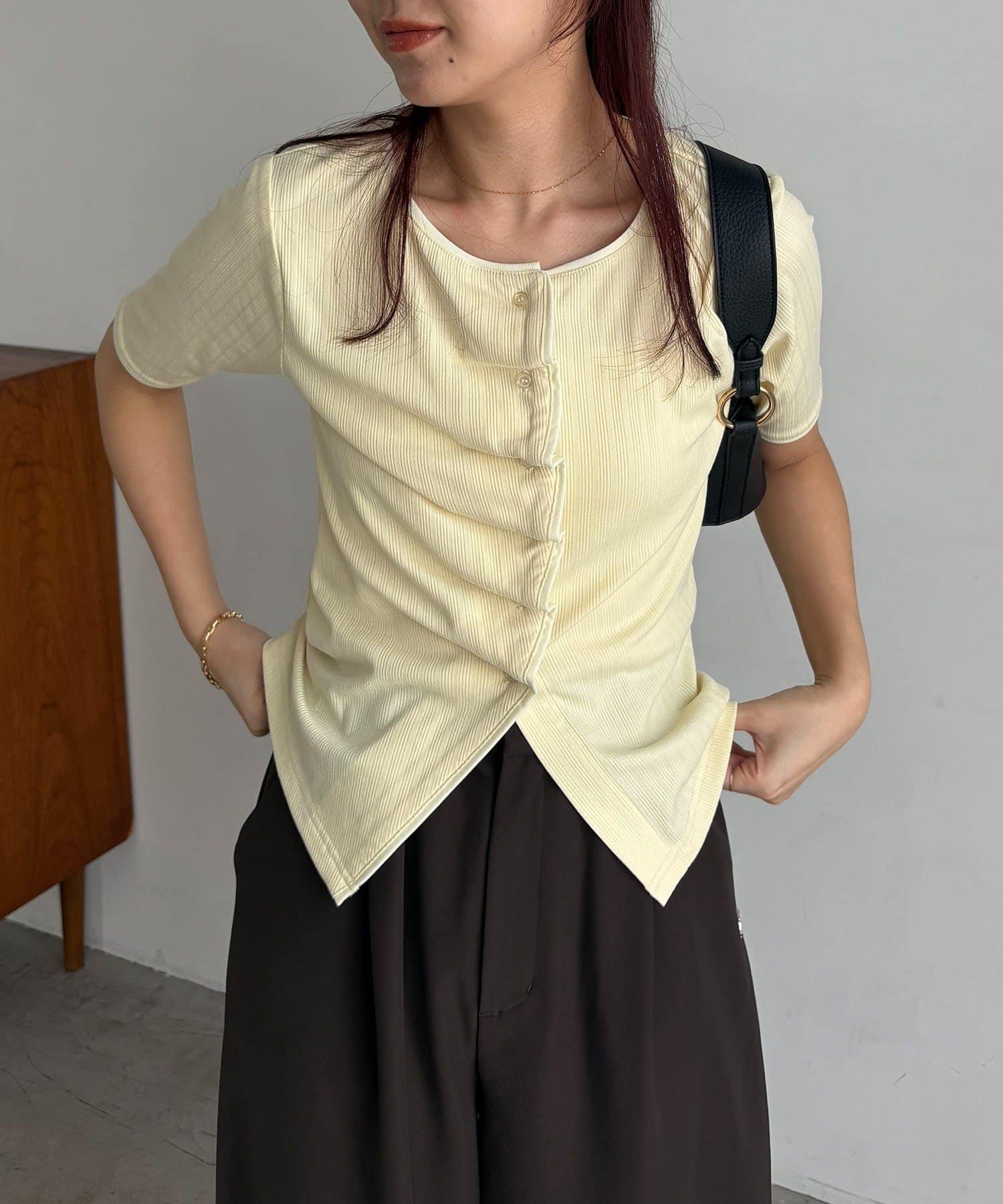 CAPRICIEUX LE'MAGE(カプリシュレマージュ) 【一癖可愛い】フロントタックフリルT