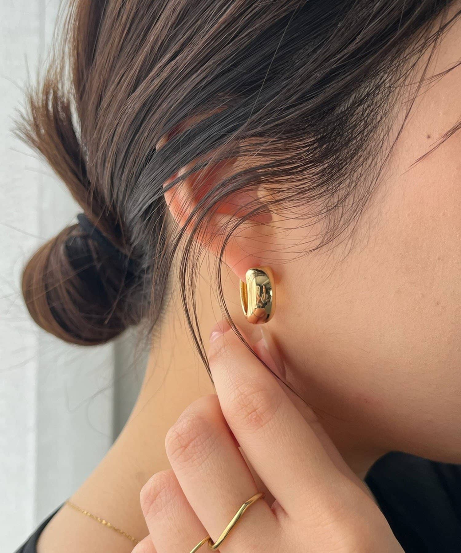 CAPRICIEUX LE'MAGE(カプリシュレマージュ) 〈GOLDY/ゴールディ〉ワンタッチワイドフープピアス