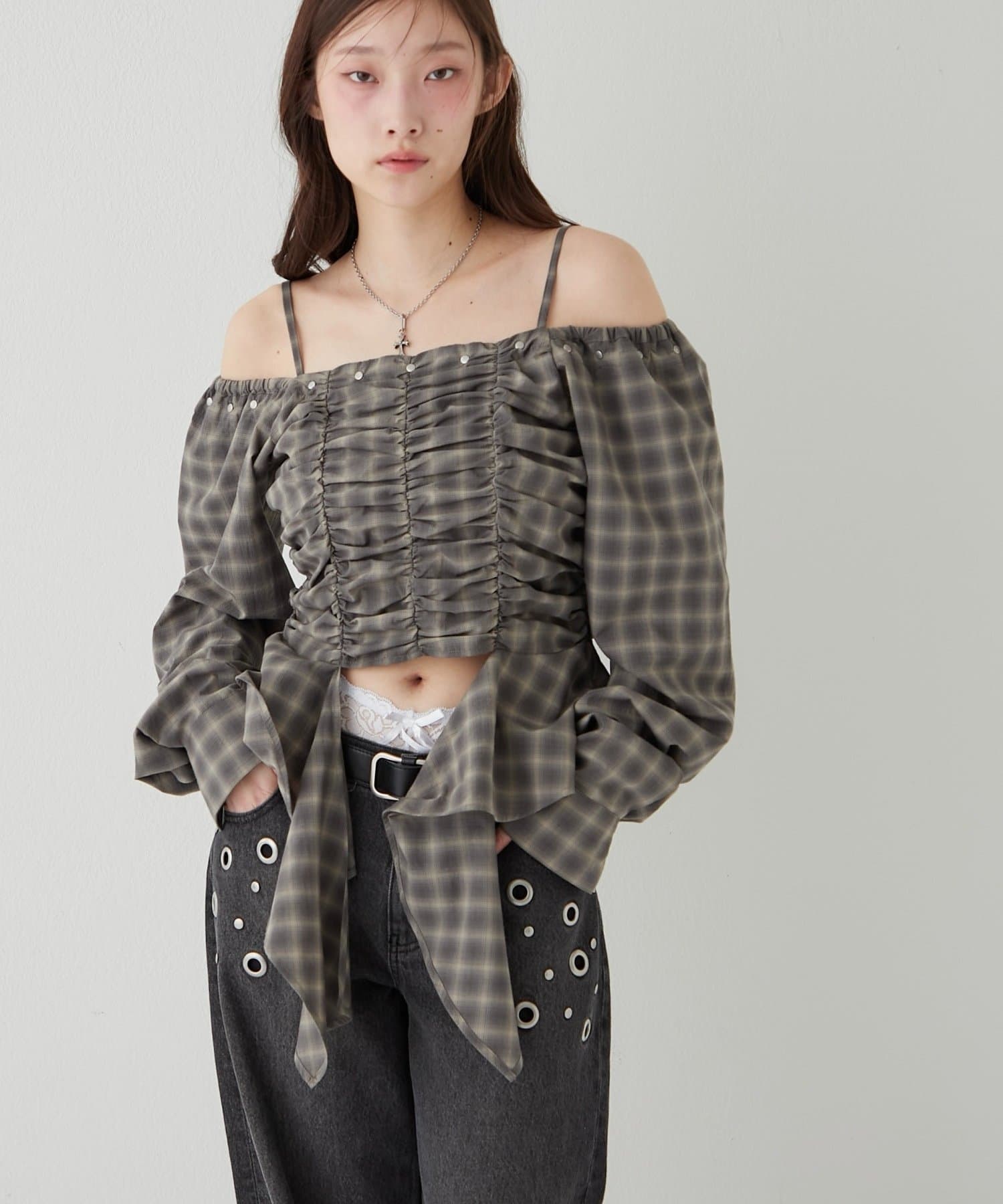 OUTLET(アウトレット) 【WHO'S WHO gallery】イレヘムギャザーオフショルブラウス