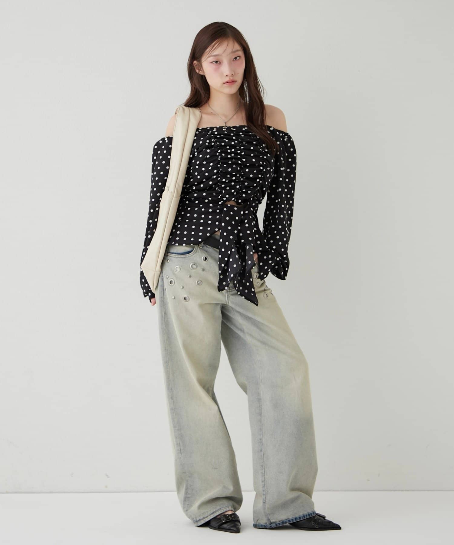 OUTLET(アウトレット) 【WHO'S WHO gallery】イレヘムギャザーオフショルブラウス