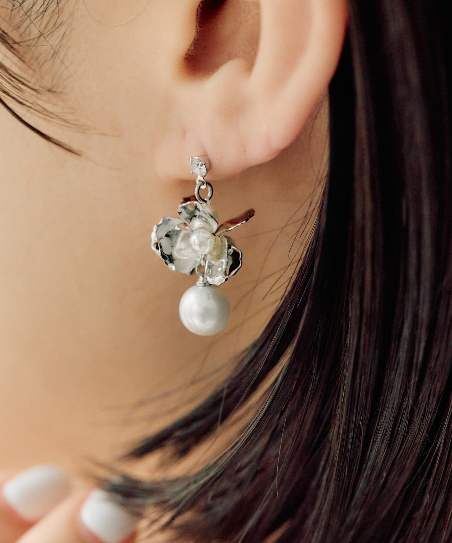 OUTLET(アウトレット) 【ear PAPILLONNER】ポンポンフラワーピアス