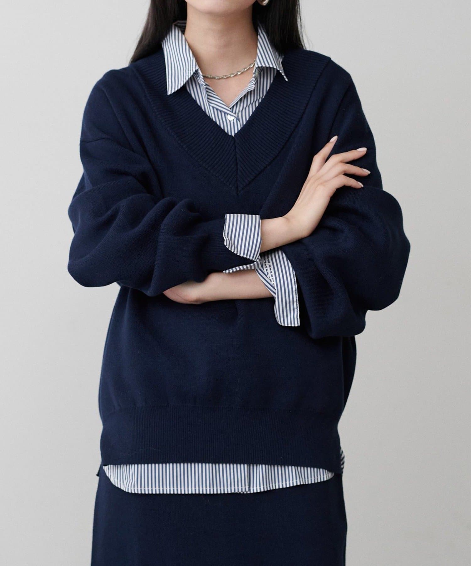 NICE CLAUP / OLIVE des OLIVE OUTLET(ナイスクラップ  / オリーブ デ オリーブ アウトレット) 【LARUTA】スウェットライクＶネックニットプルオーバー