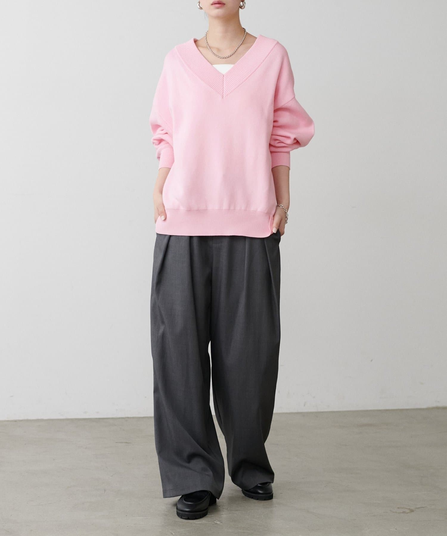 NICE CLAUP / OLIVE des OLIVE OUTLET(ナイスクラップ  / オリーブ デ オリーブ アウトレット) 【LARUTA】スウェットライクＶネックニットプルオーバー