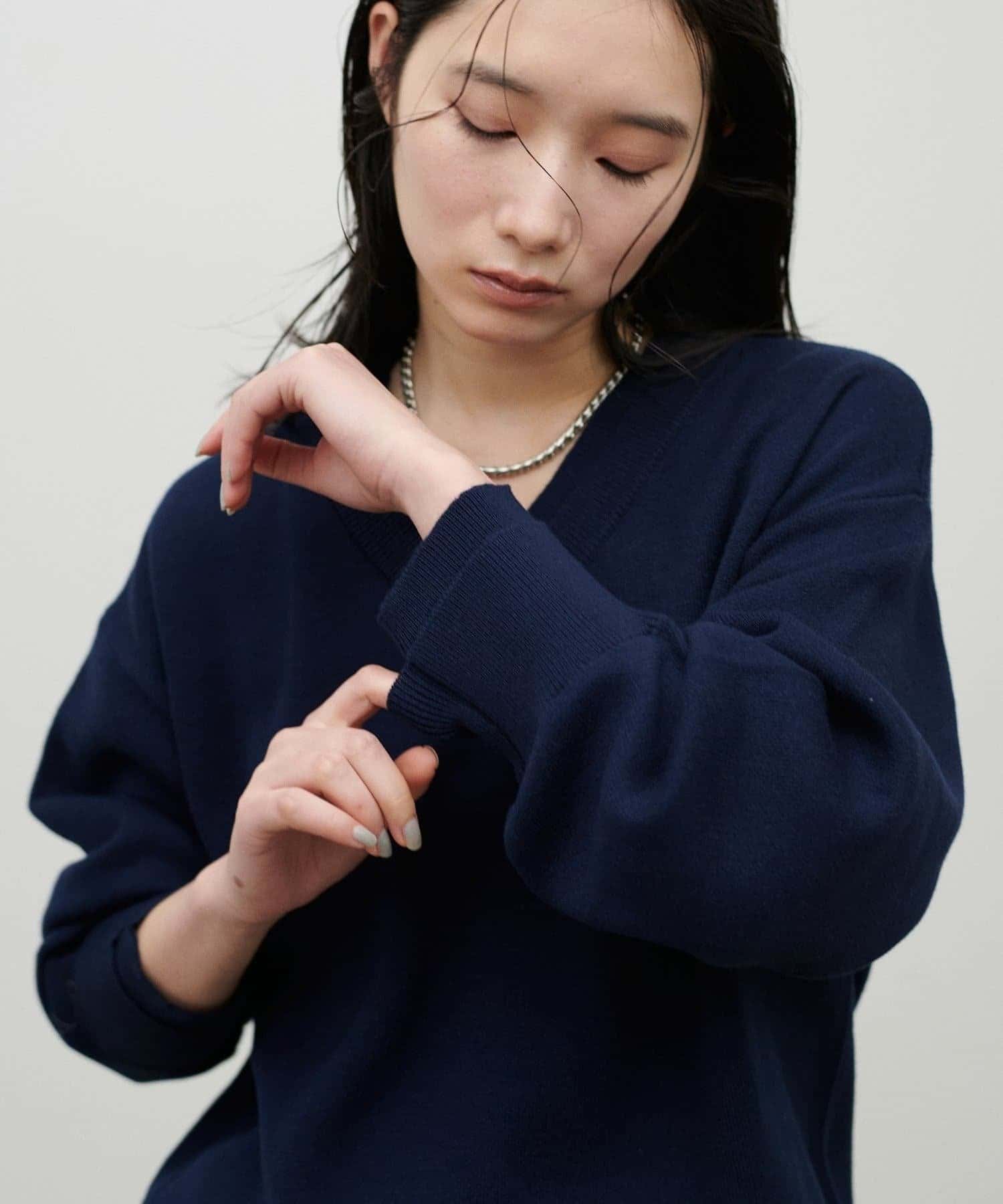 NICE CLAUP / OLIVE des OLIVE OUTLET(ナイスクラップ  / オリーブ デ オリーブ アウトレット) 【LARUTA】スエットライク二重Ｖネックニットプルオーバー