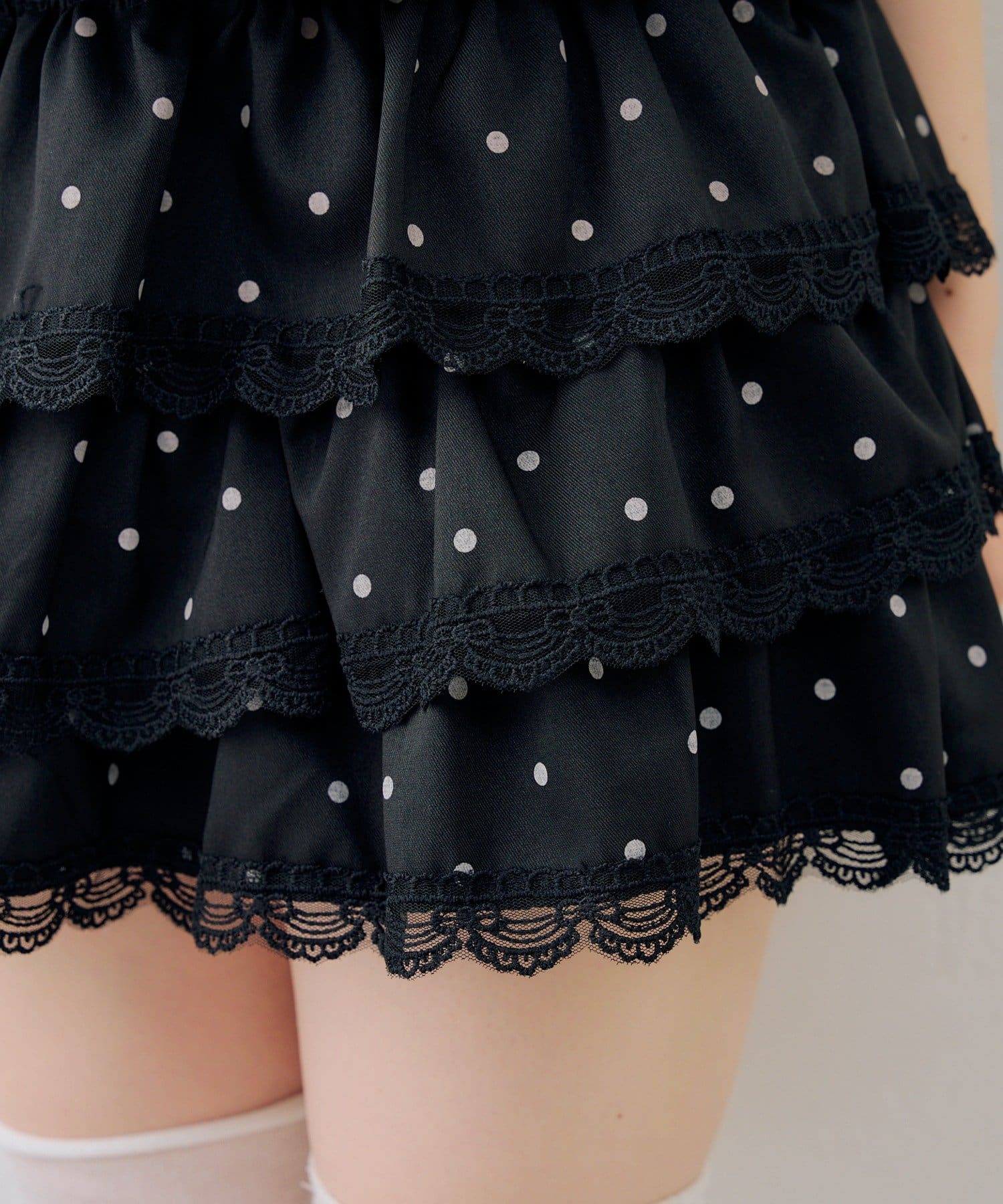 NICE CLAUP / OLIVE des OLIVE OUTLET(ナイスクラップ  / オリーブ デ オリーブ アウトレット) 【continuer】ドットレースティアードミニスカート