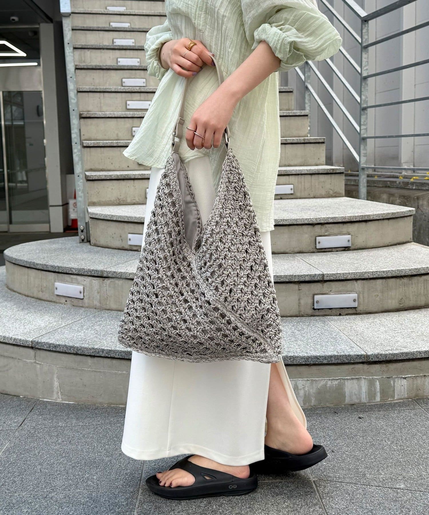 FREDY & GLOSTER(フレディ アンド グロスター) ミックスヤーンペーパー三角バッグ