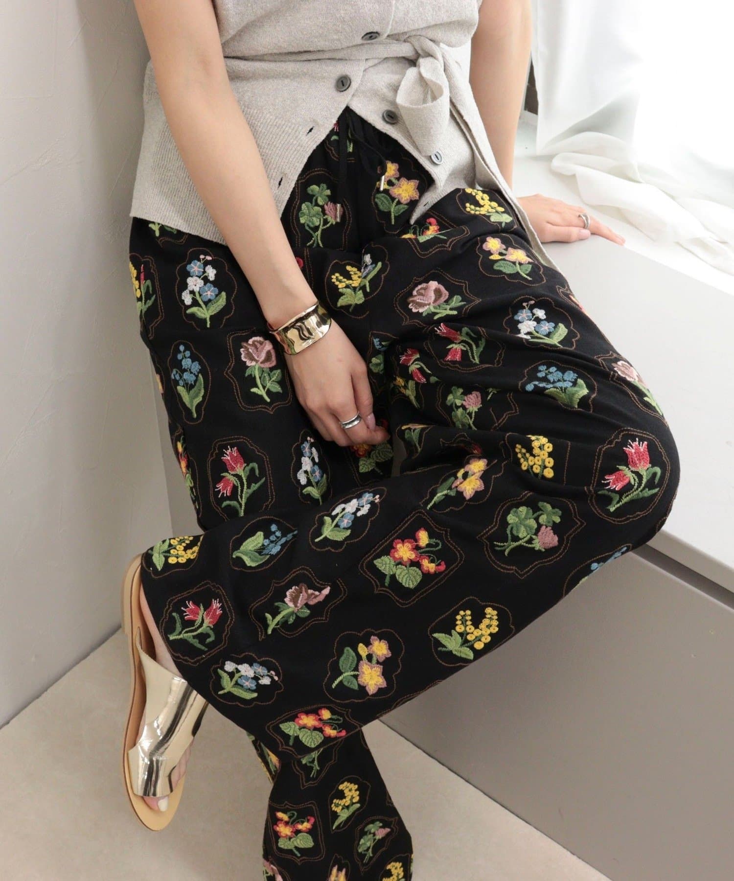 FREDY & GLOSTER(フレディ アンド グロスター) エンブロイダリーギャザーパンツ