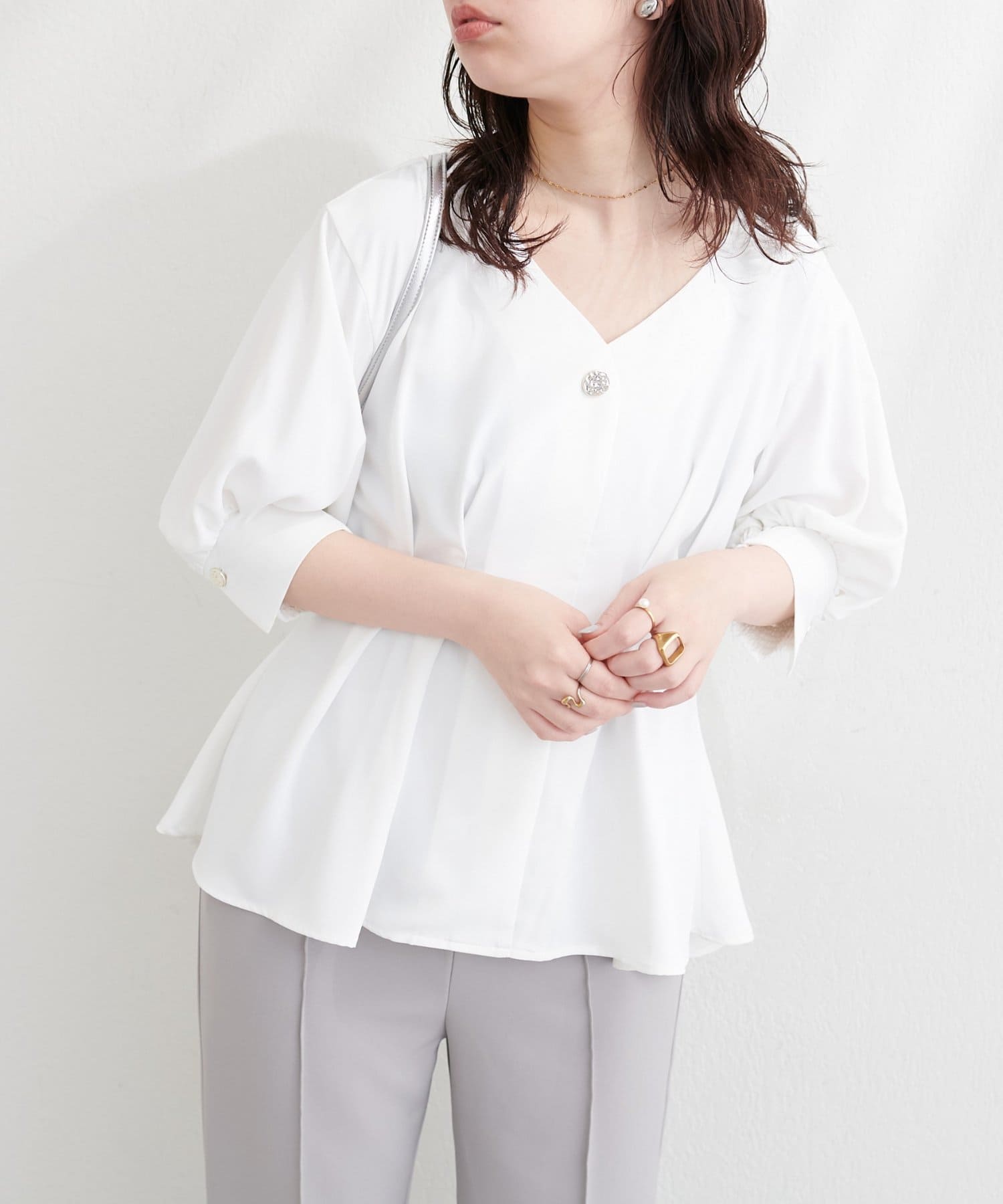 natural couture(ナチュラルクチュール) 〈osono〉タックデザインぺプラム５分袖ブラウス