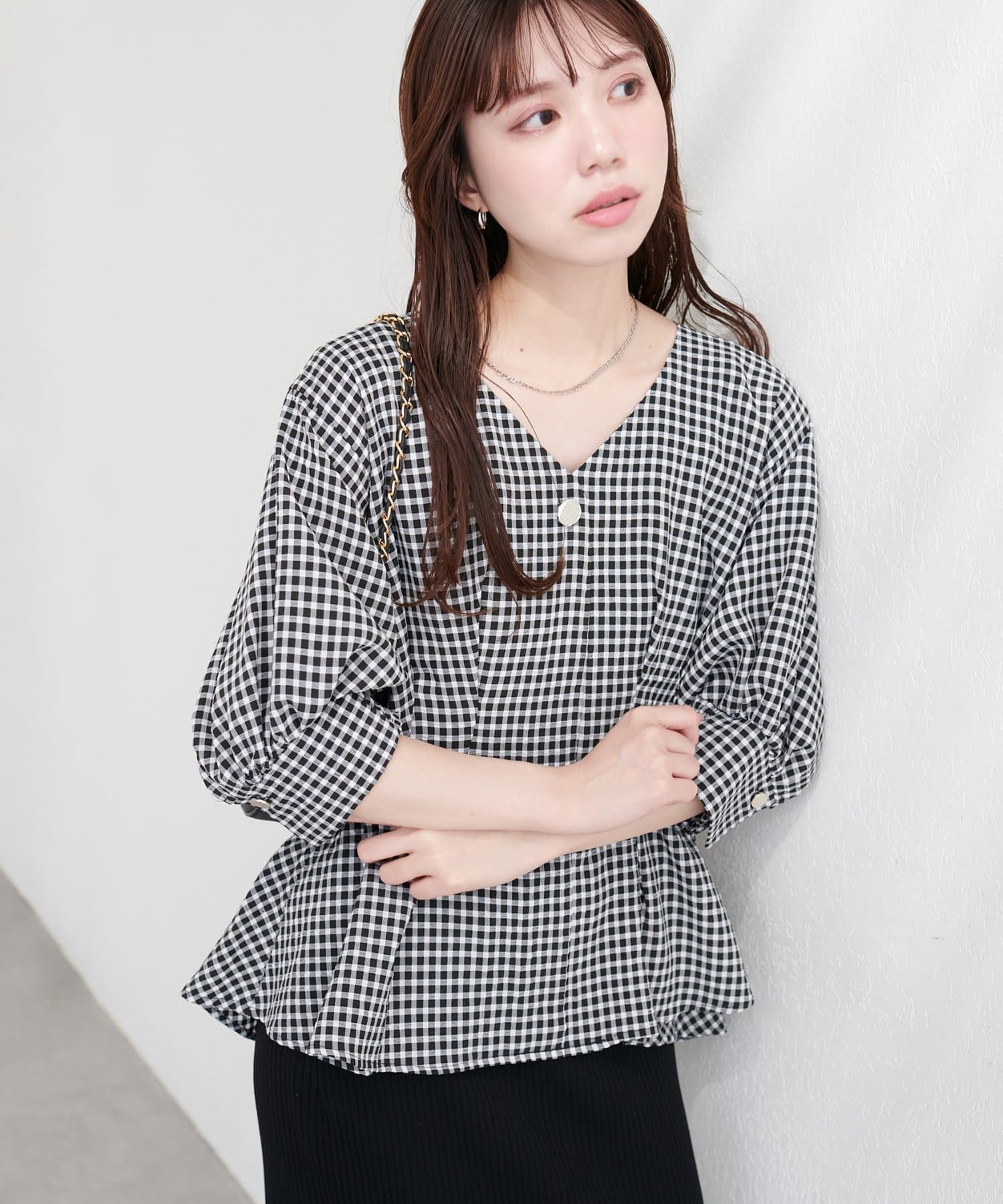 natural couture(ナチュラルクチュール) 〈osono〉タックデザインぺプラム５分袖ブラウス