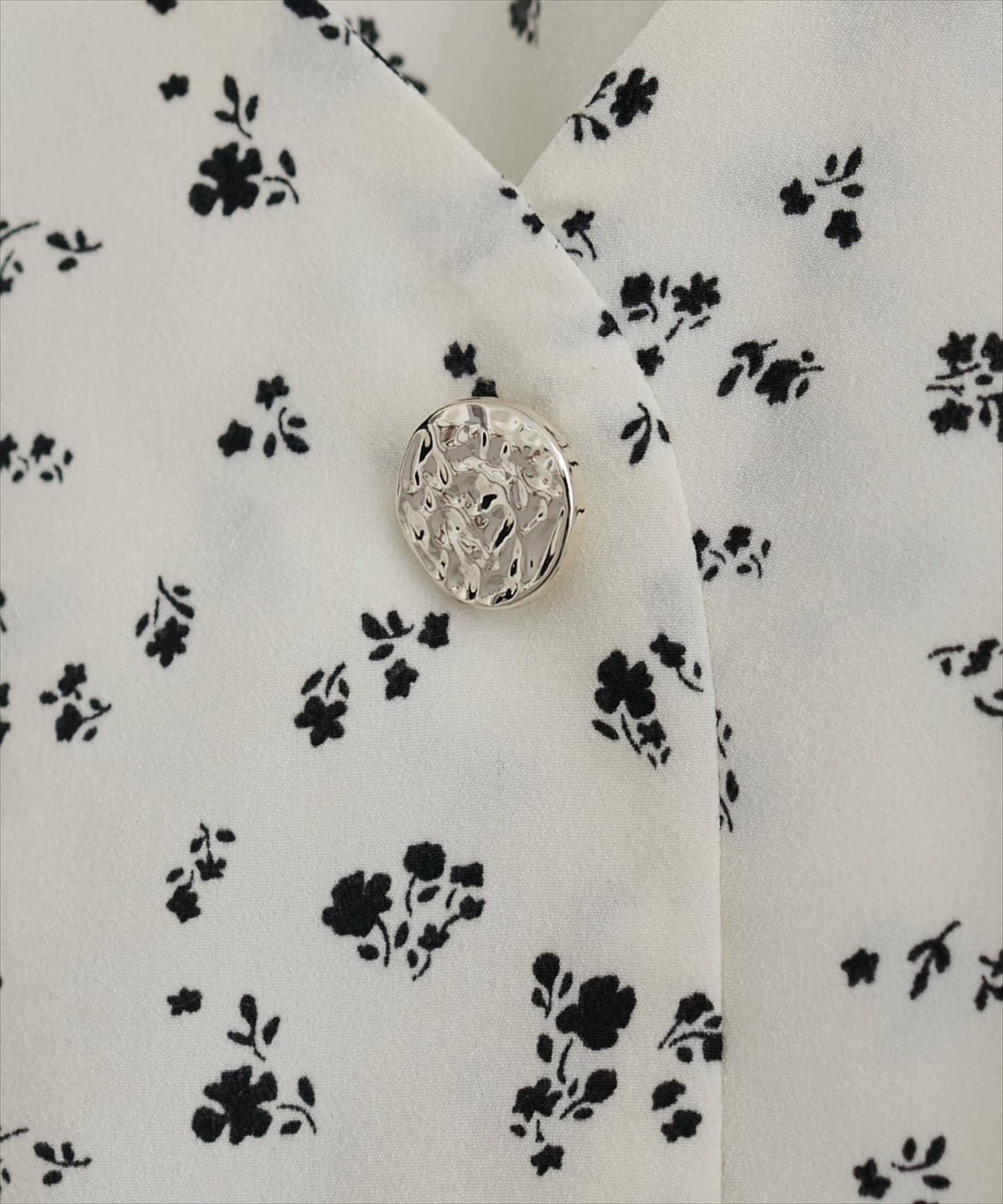 natural couture(ナチュラルクチュール) 〈osono〉タックデザインぺプラム５分袖ブラウス