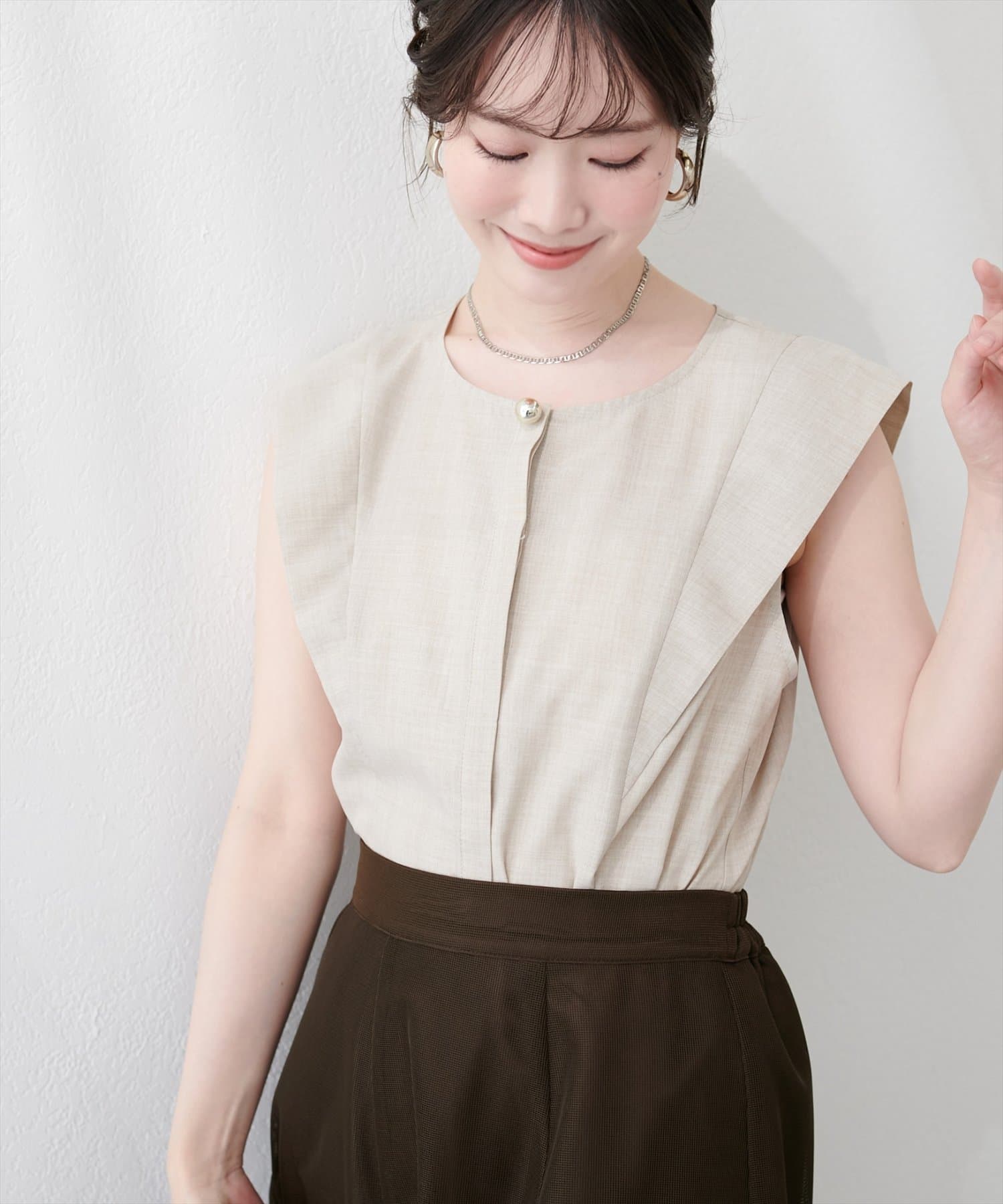 natural couture(ナチュラルクチュール) フロントタックペプラムブラウス