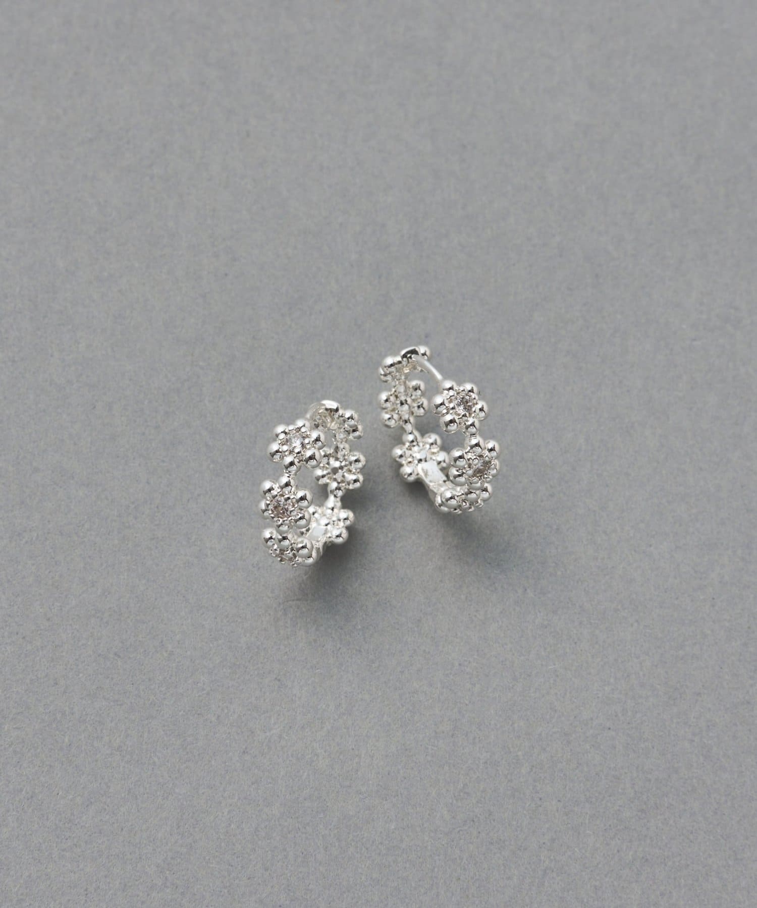 BEARDSLEY(ビアズリー) フラワーピアス