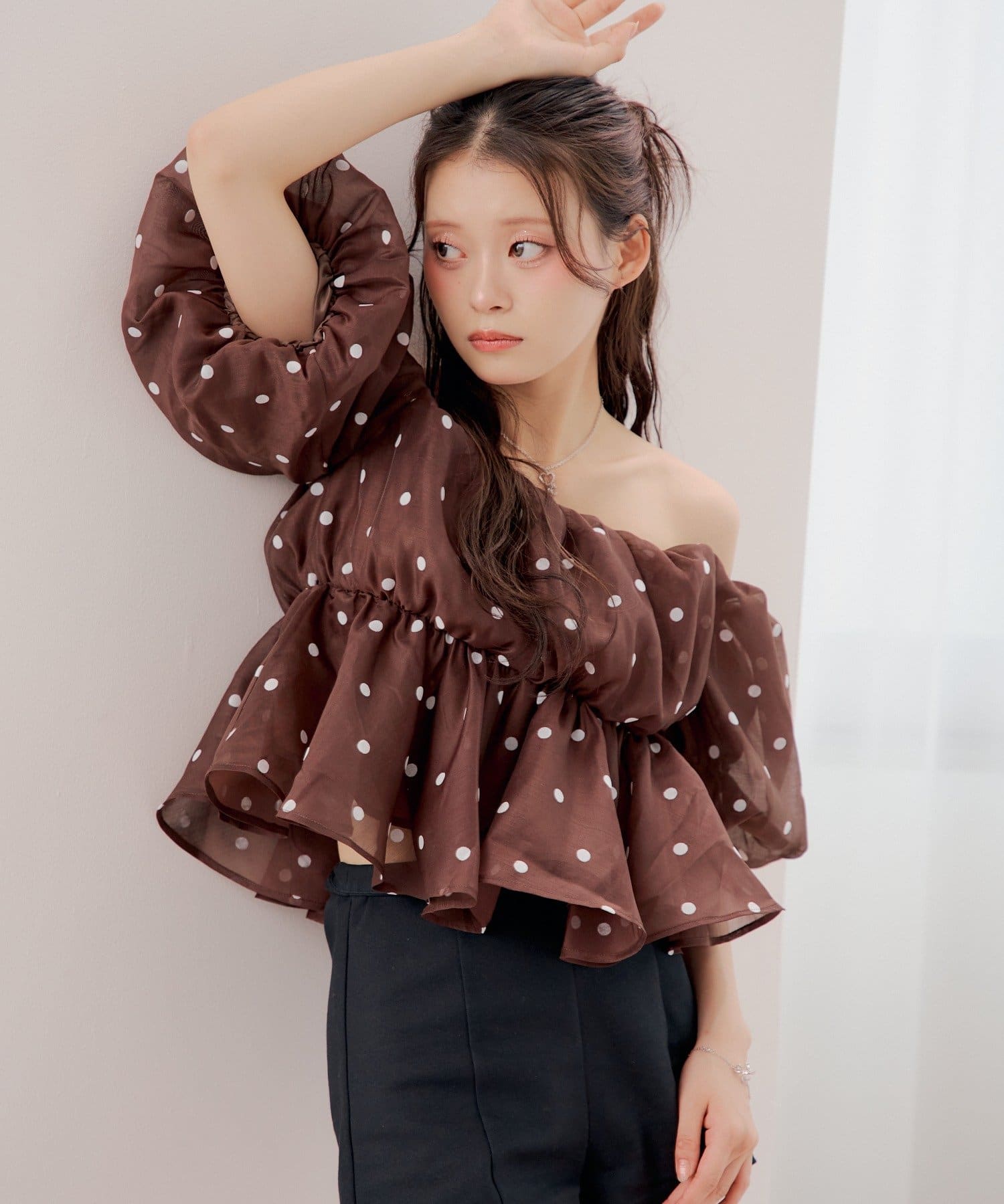 Chico(チコ) バルーンオフショルペプラムブラウス