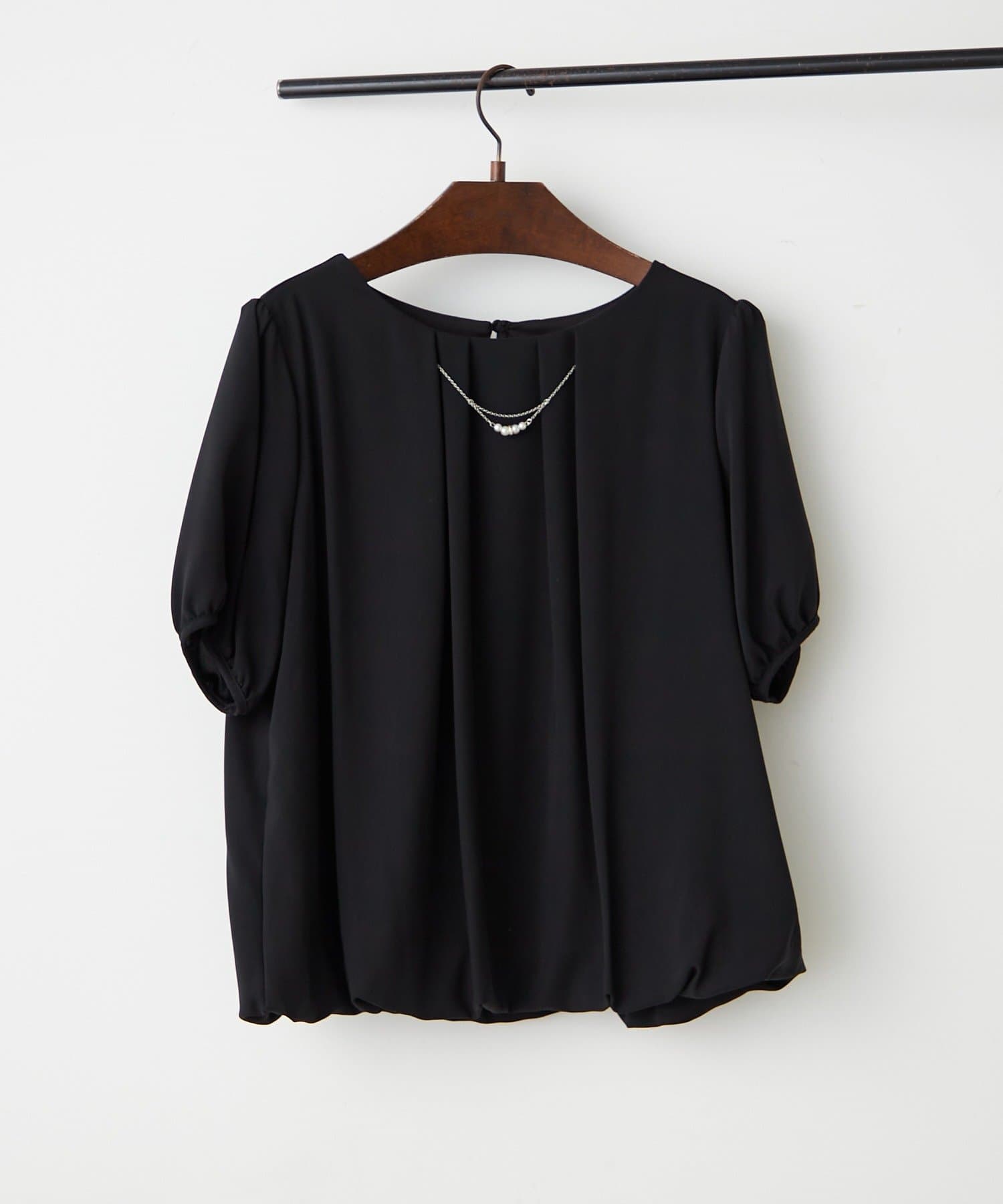 NICE CLAUP / OLIVE des OLIVE OUTLET(ナイスクラップ  / オリーブ デ オリーブ アウトレット) 【OUTLET限定】【continuer】チャーム付裾バルーンブラウス